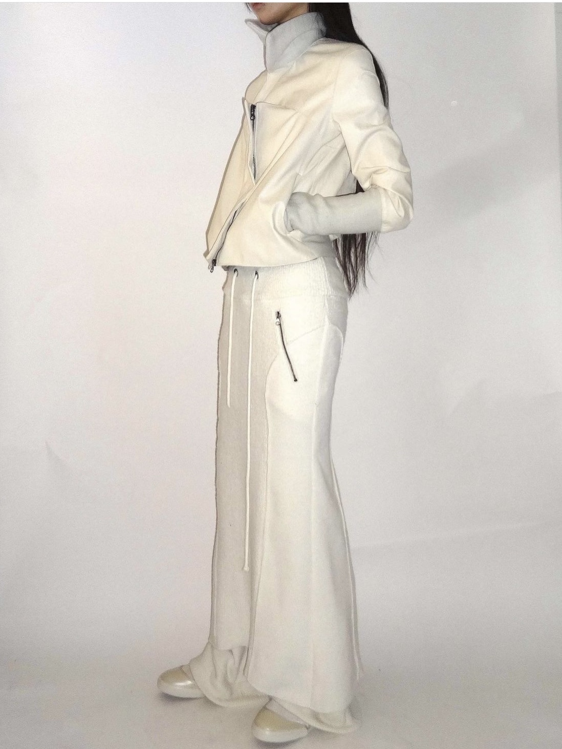 [KREAM 단독] Bonnae Women Wool Skirt Ivory 착용 스타일