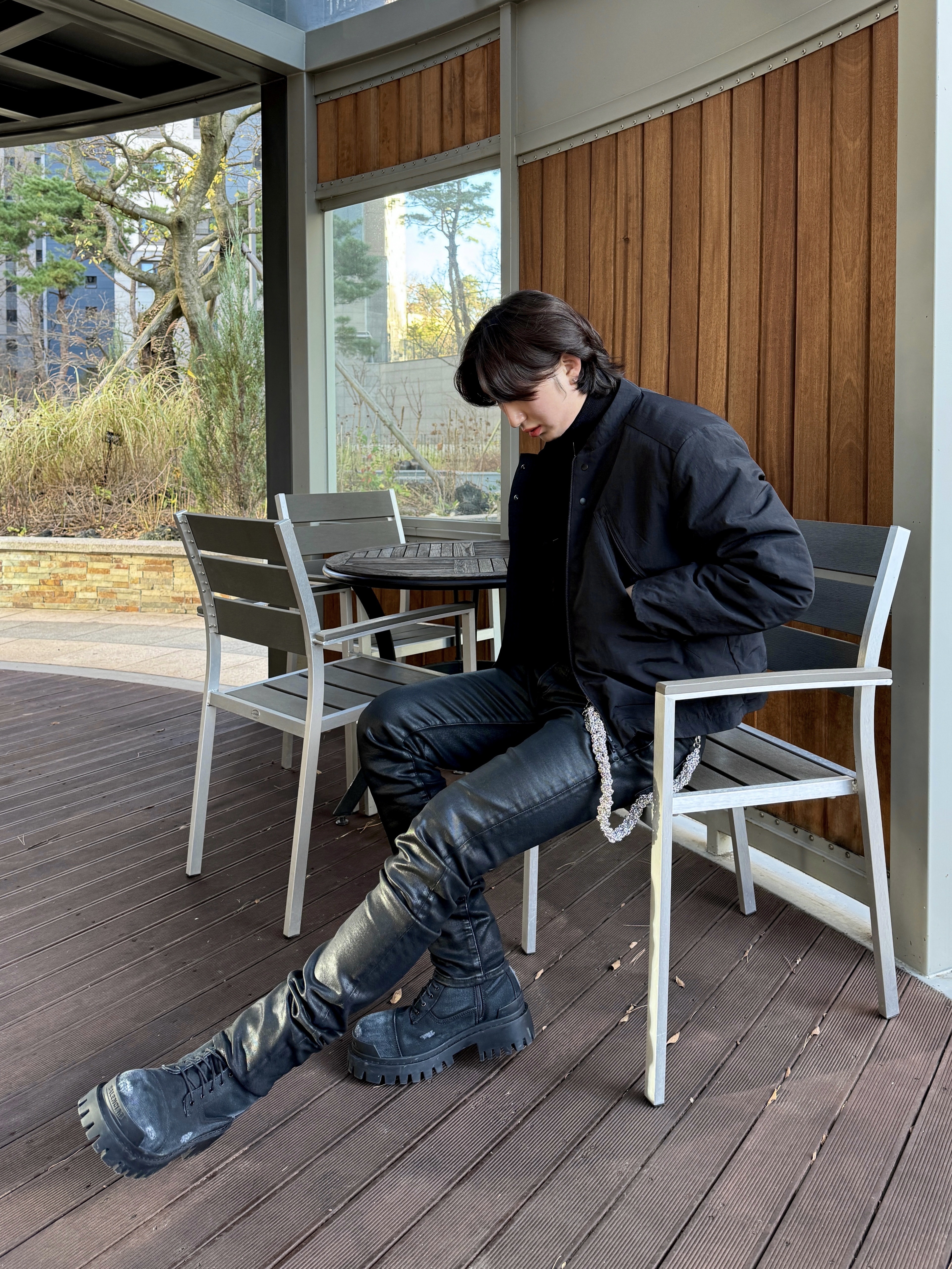 Undermycar Black Mamba Slim Fit Red Stitch Wax Coating Jeans Rumba Red - 22FW, Balenciaga Combat Strike 20mm Boots Black 착용 스타일 - 1