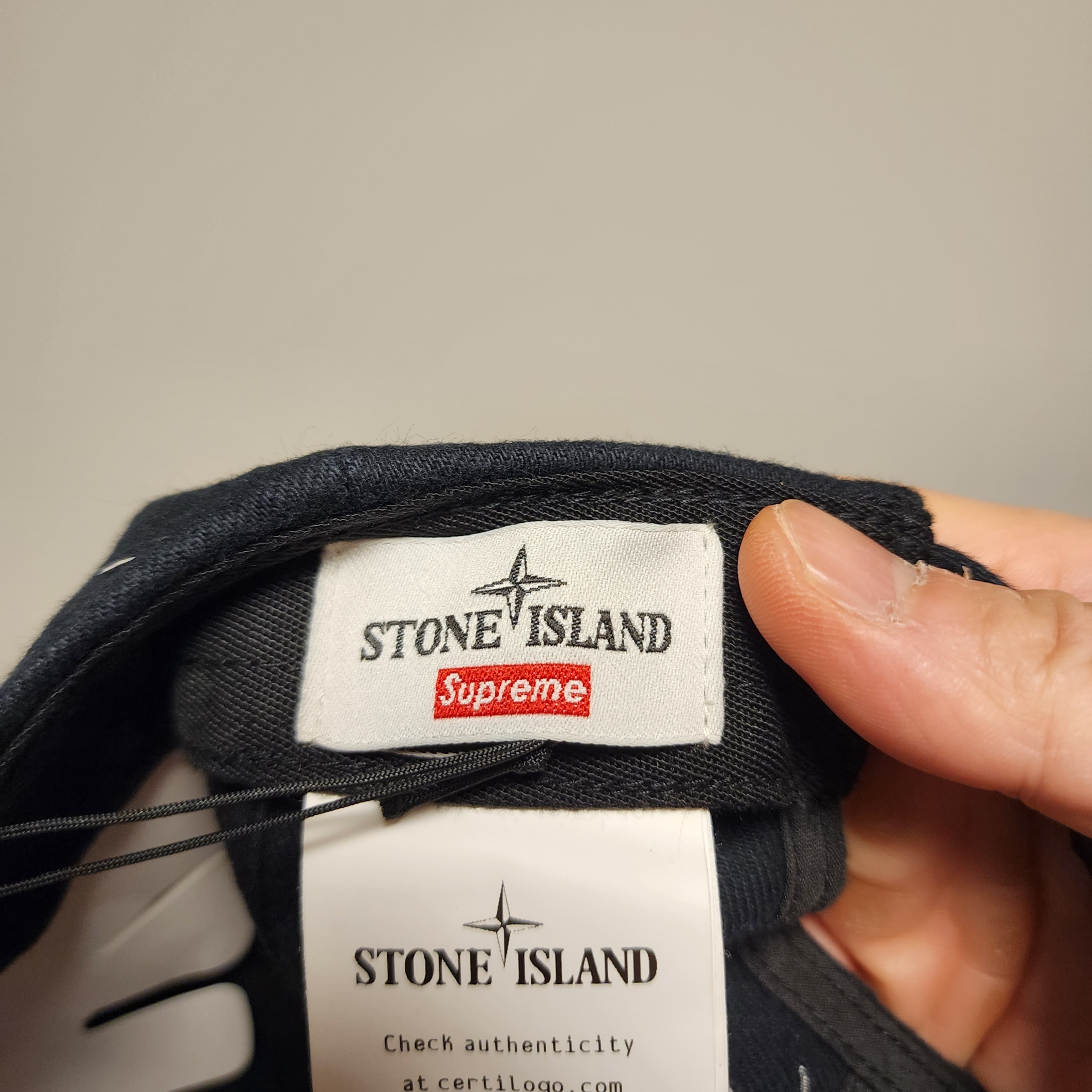 Supreme x Stone Island Denim 6-Panel Black - 23FW 착용 스타일 - 4