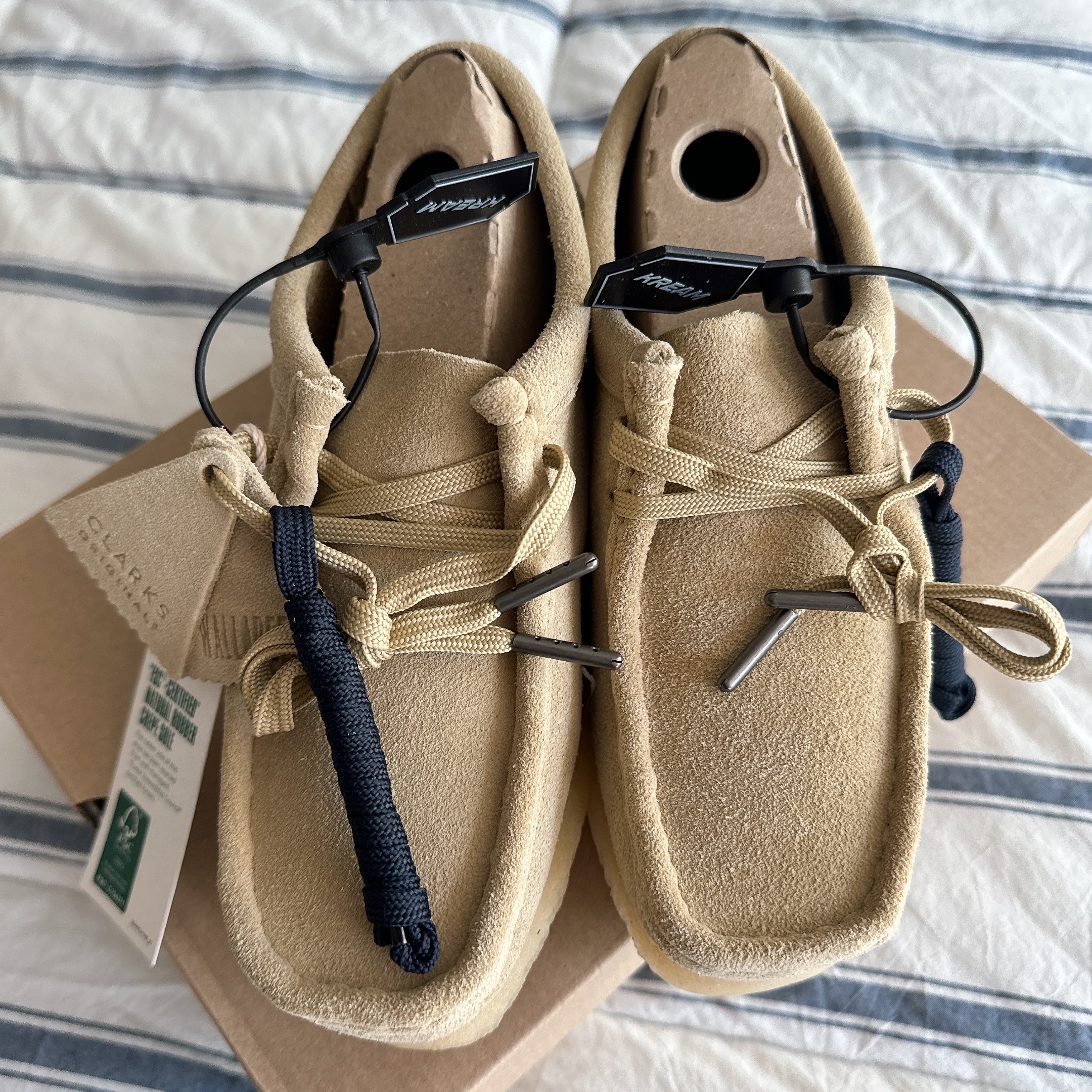 (W) Clarks Wallabee Maple Suede 착용 스타일 - 3