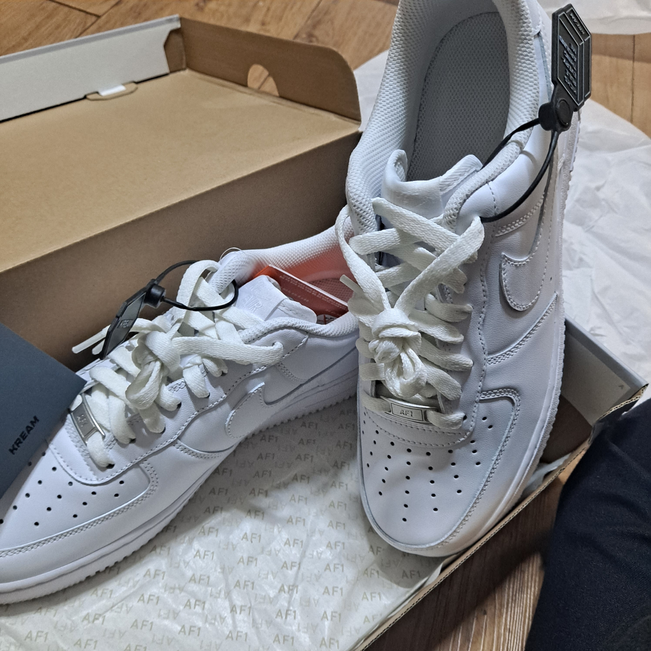 Nike Air Force 1 '07 Low White 착용 스타일