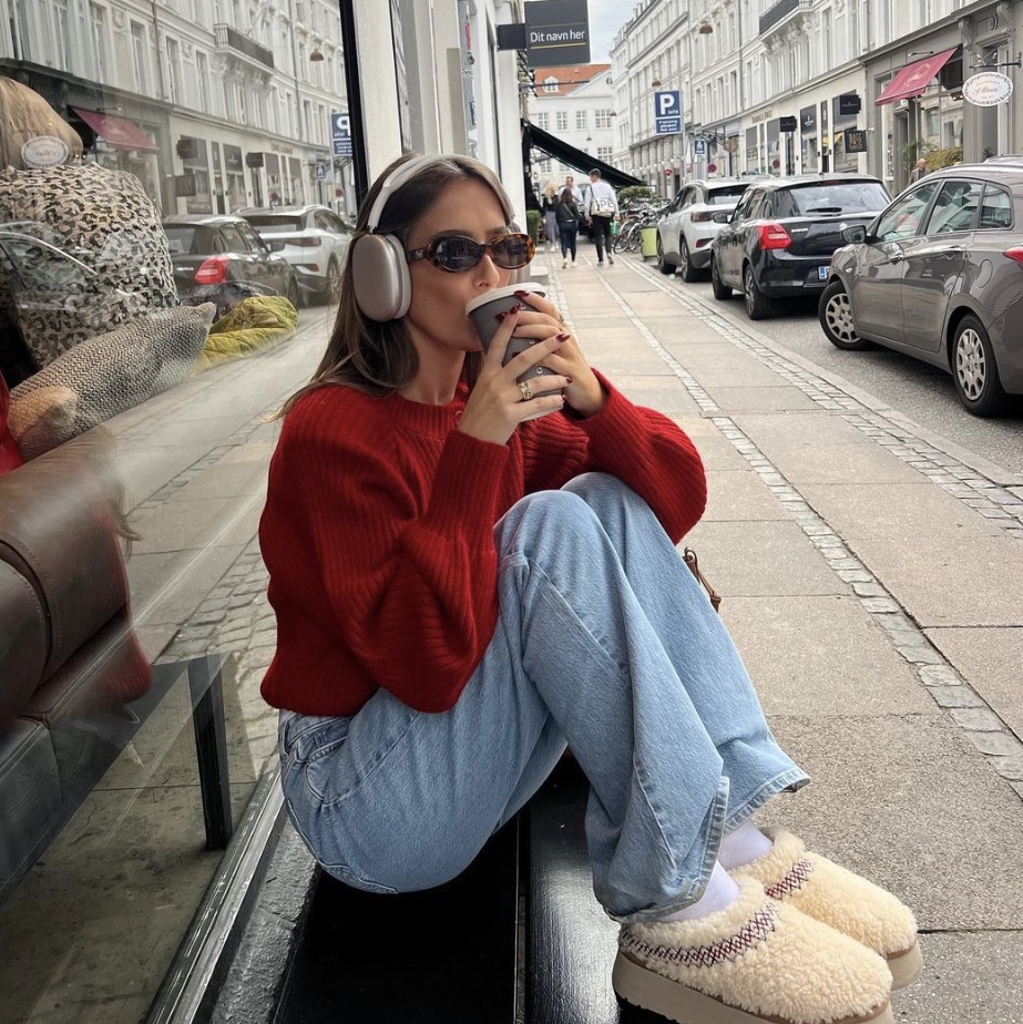 (W) UGG Tazz Braid Natural, Apple AirPods Max Lightning Silver (Korean Ver.) 착용 스타일