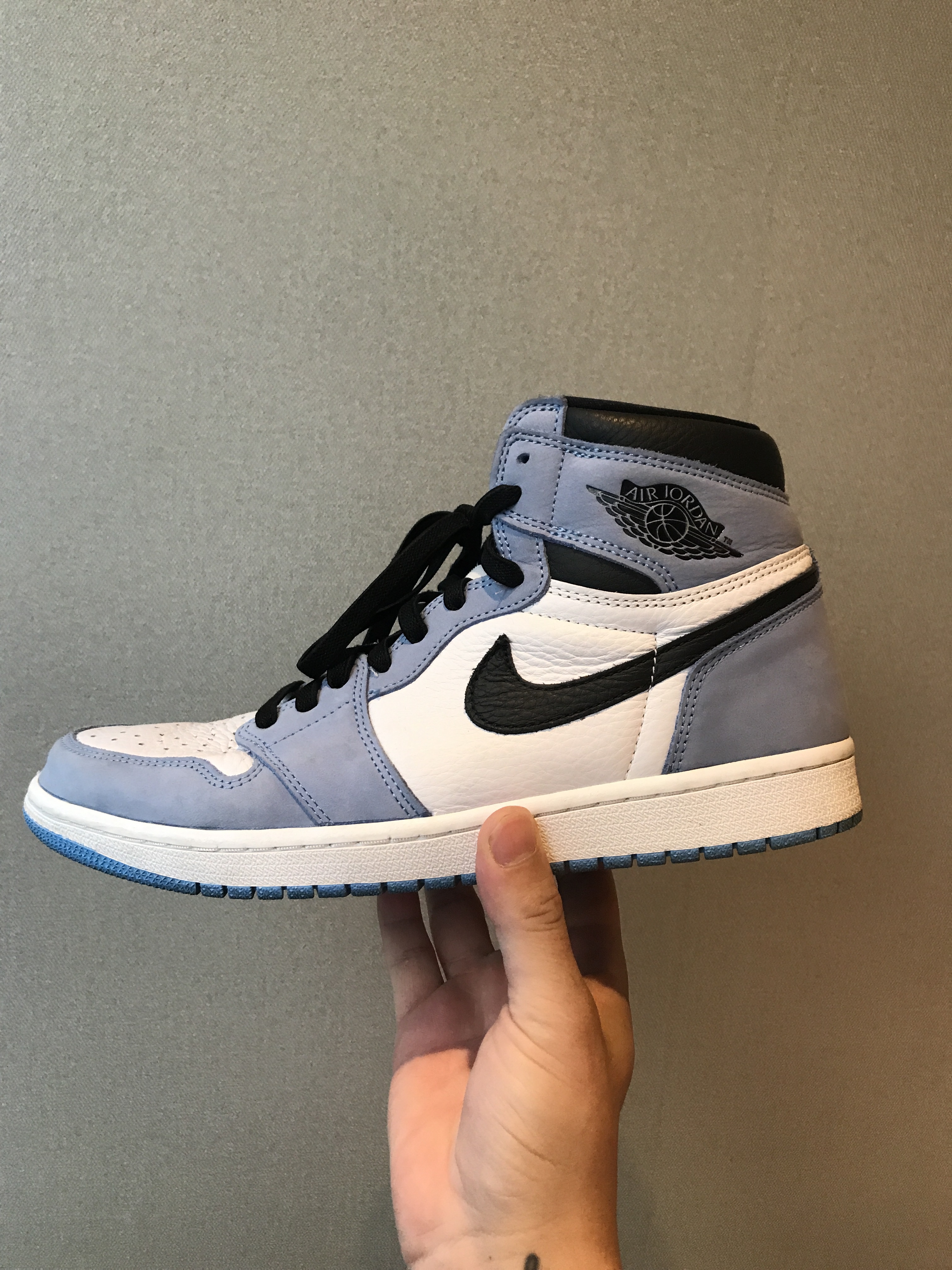 Jordan 1 Retro High OG University Blue 착용 스타일