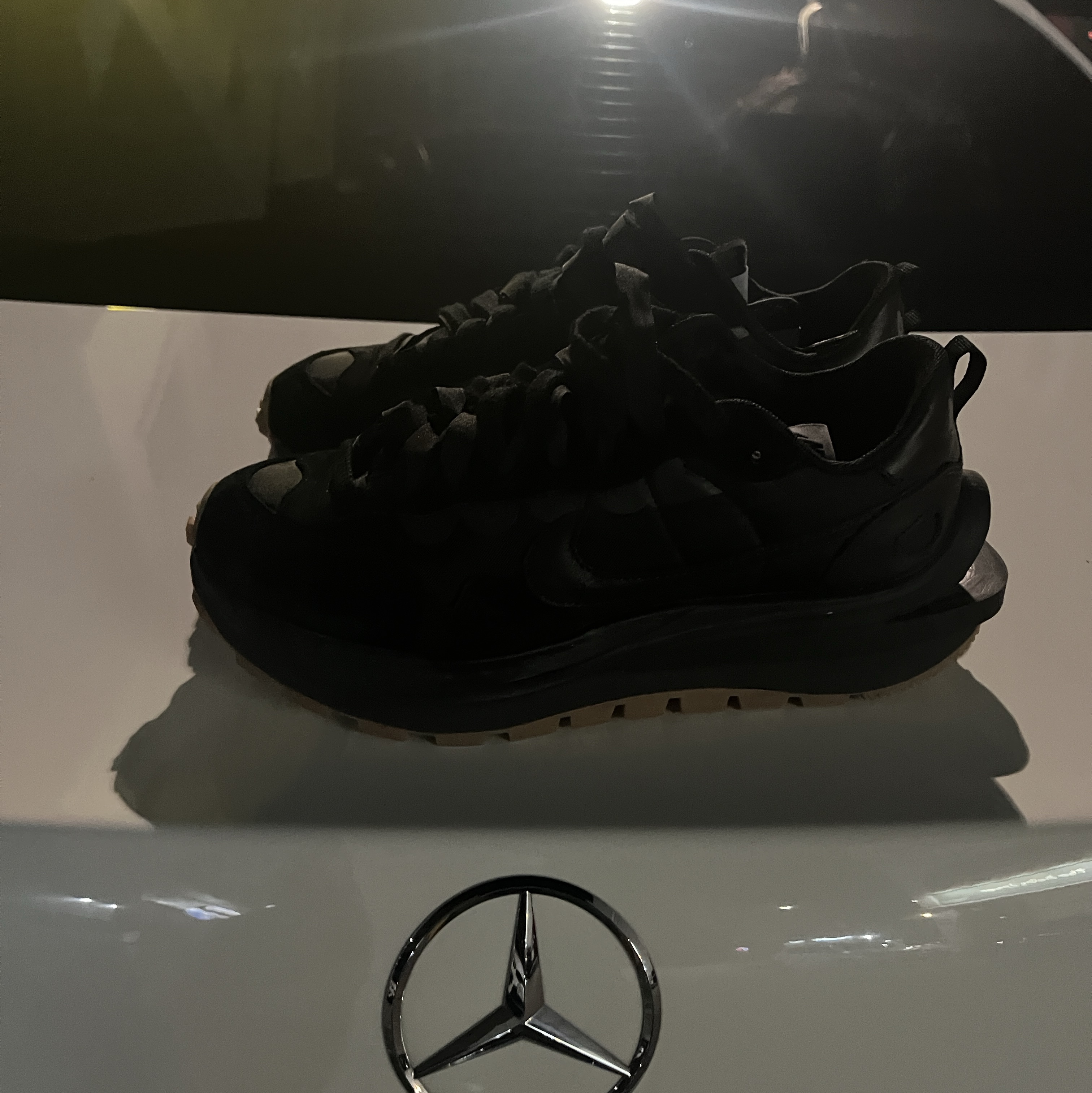 Nike x Sacai VaporWaffle Black and Gum 착용 스타일