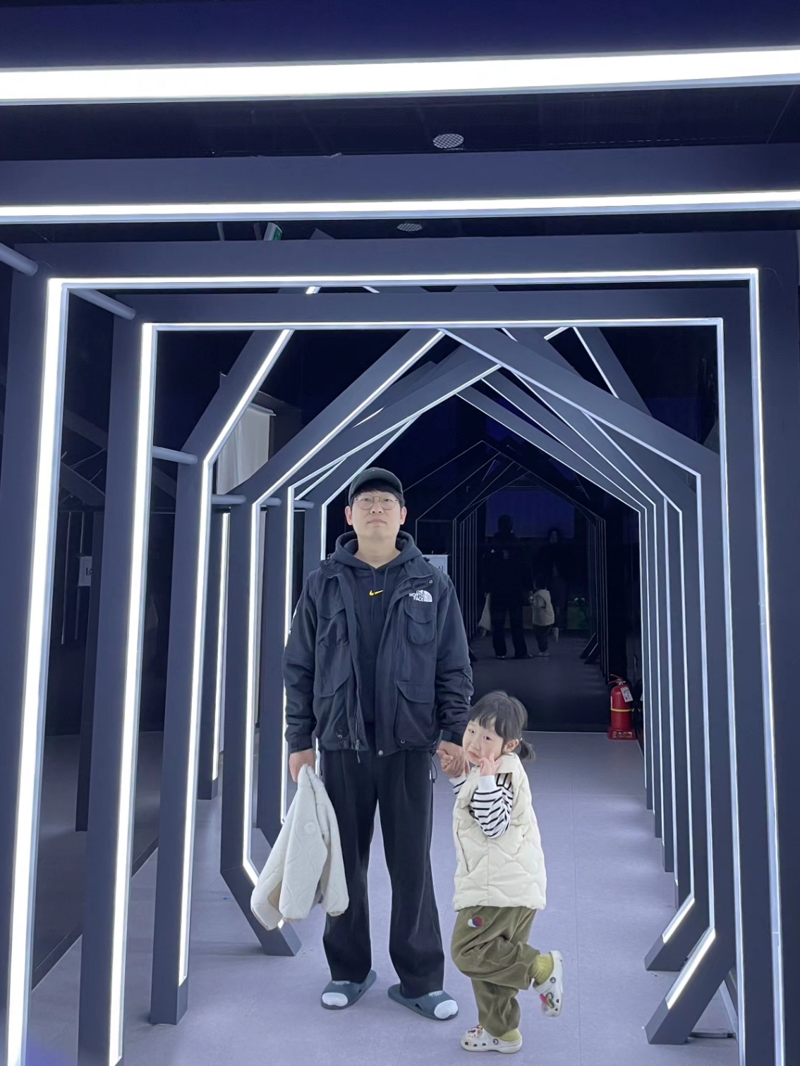 Nike x Drake Nocta Essential Hoodie Black - Asia, Supreme x The North Face Trekking Convertible Jacket Black - 22SS 착용 스타일 - 1