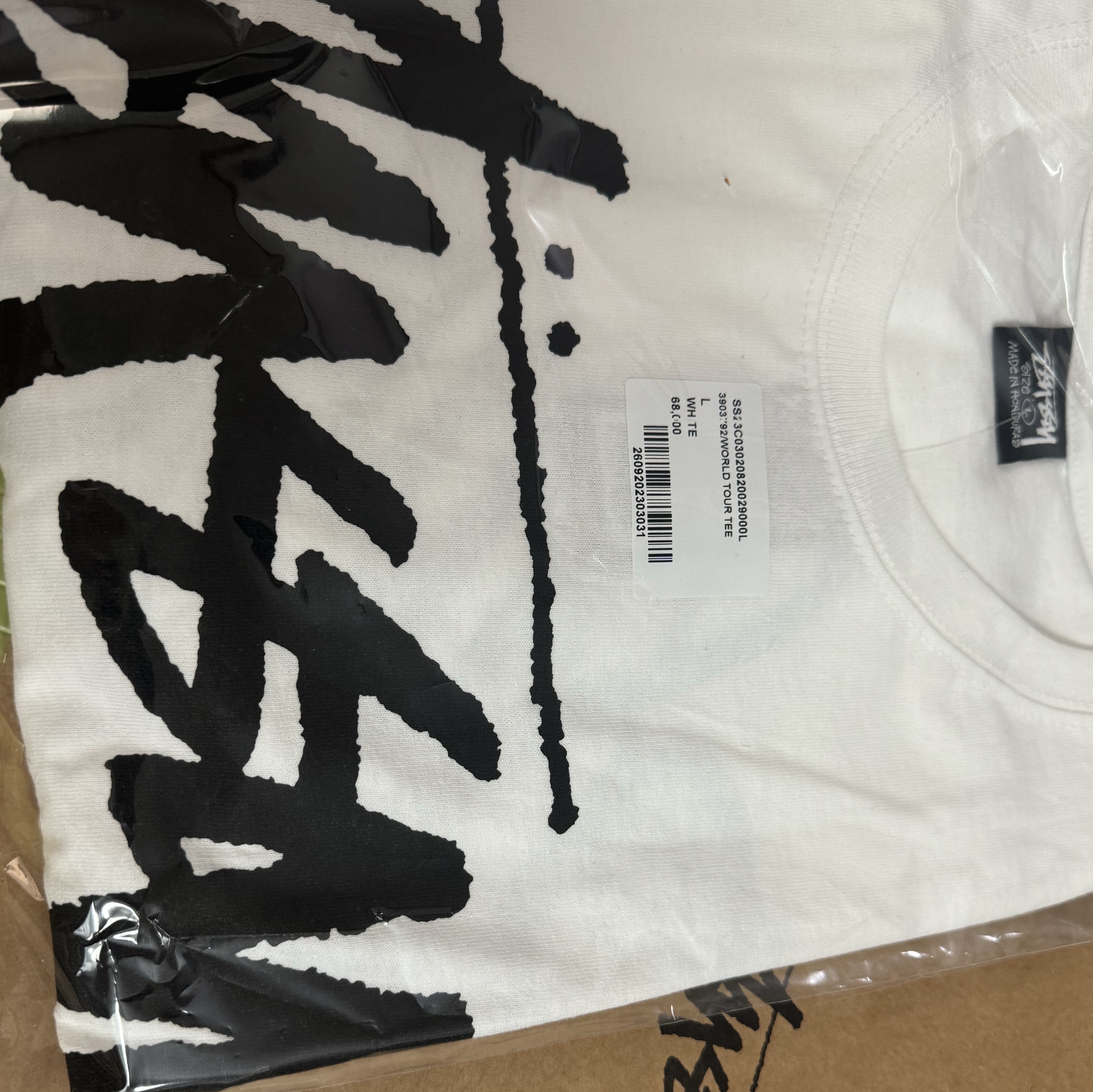 Stussy World Tour T-Shirt White 2023 착용 스타일