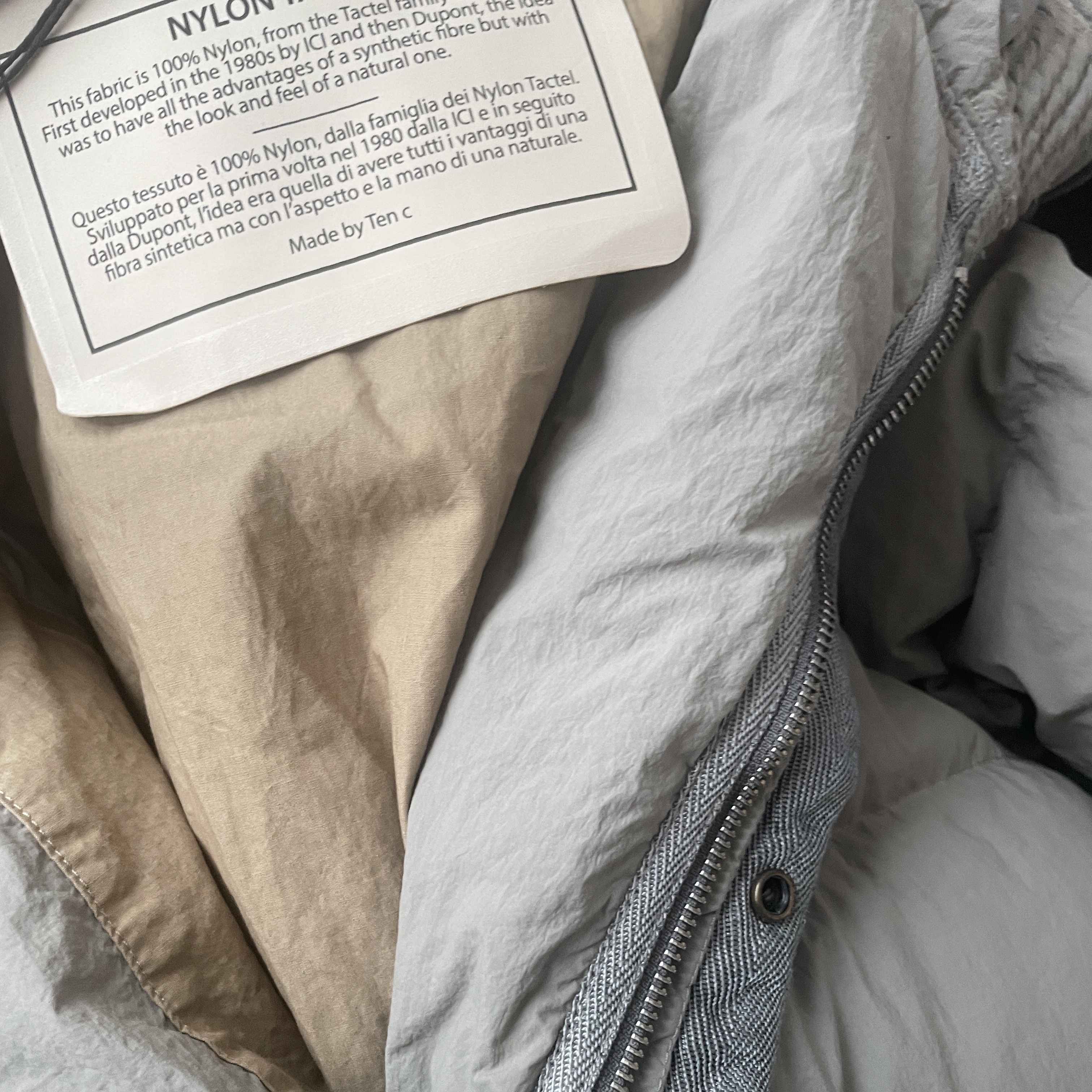 Ten C Artic Down Parka Grey 착용 스타일