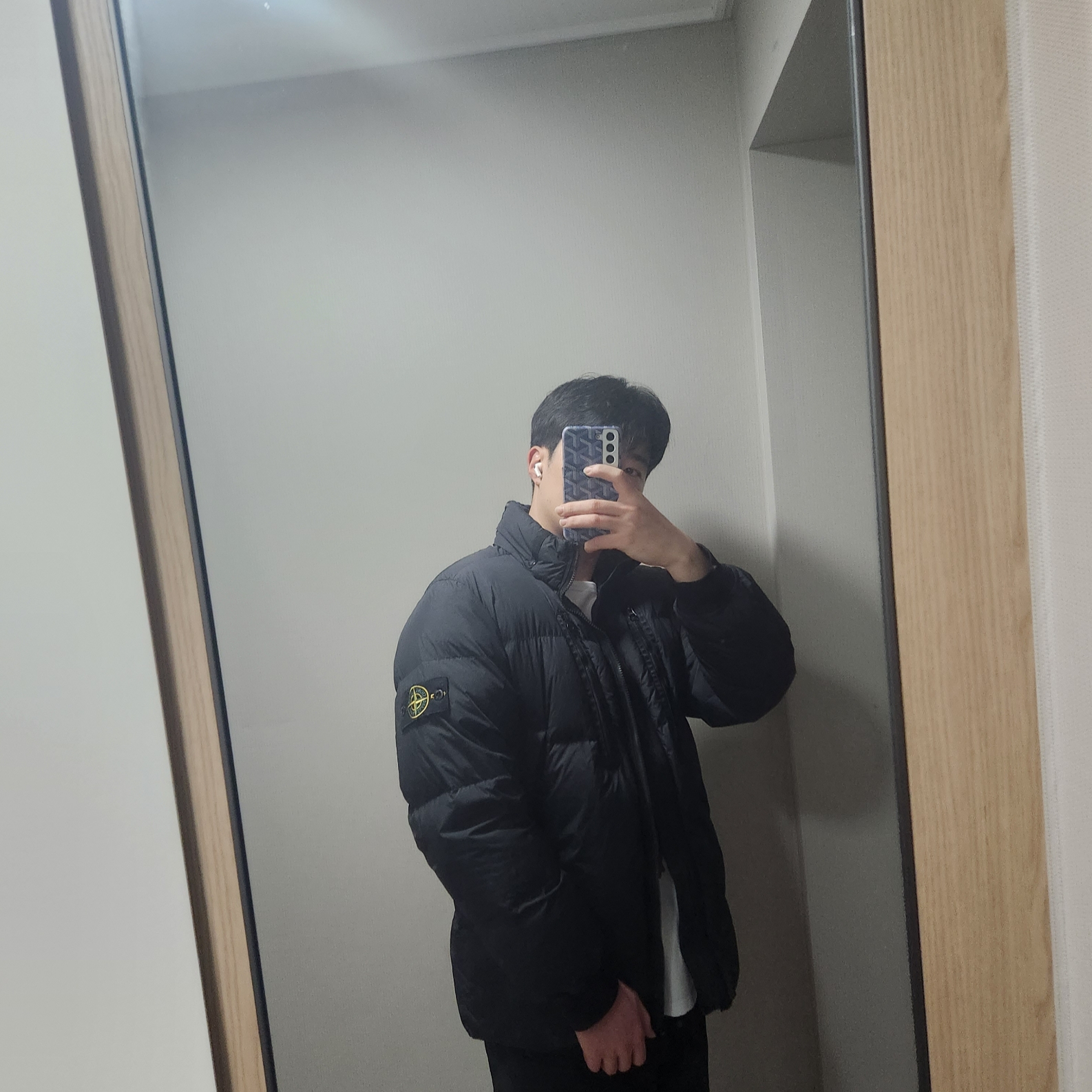 Stone Island 40223 Garment Dyed Crinkle Reps Down Jacket Black - 21FW 착용 스타일