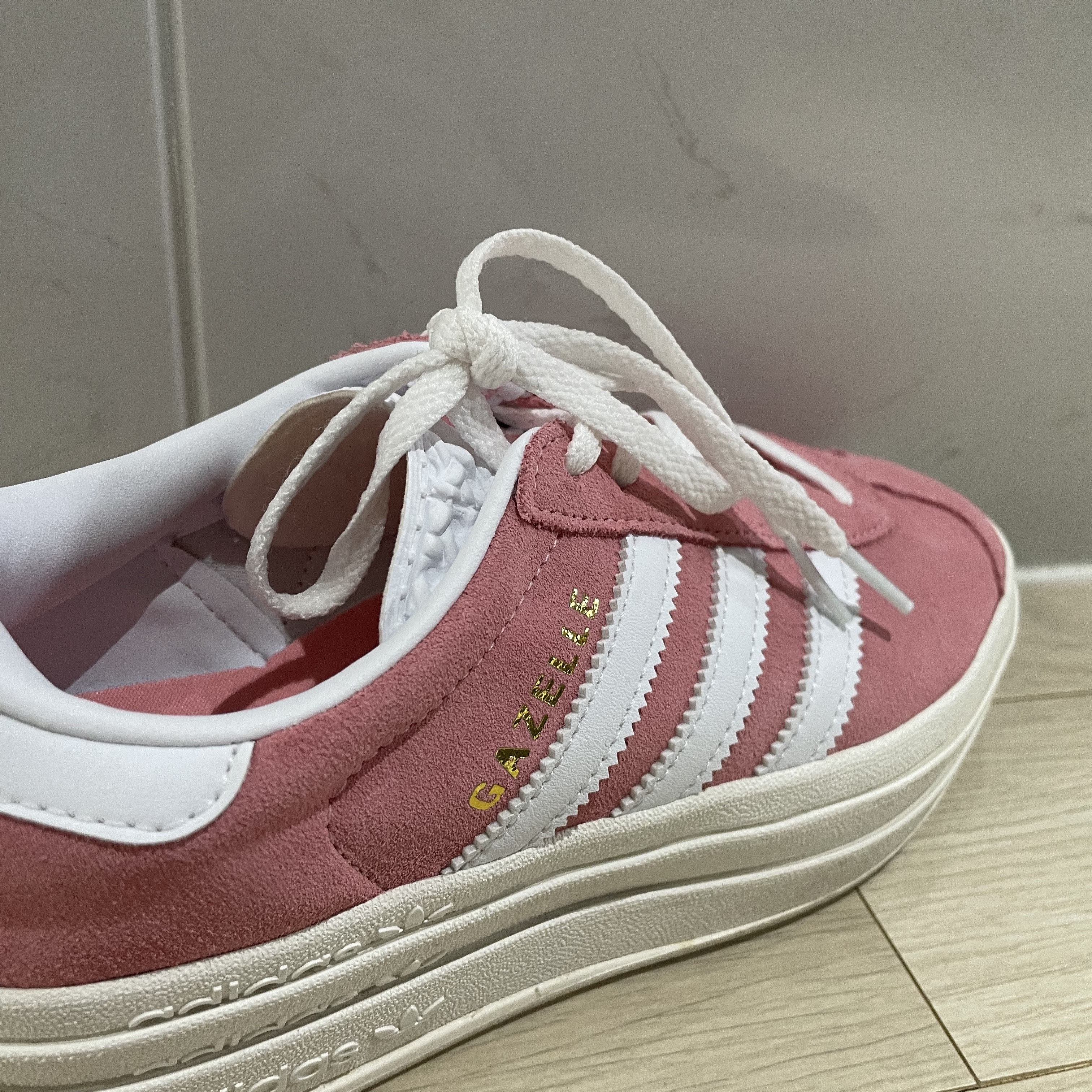 (W) Adidas Gazelle Bold Super Pop 착용 스타일