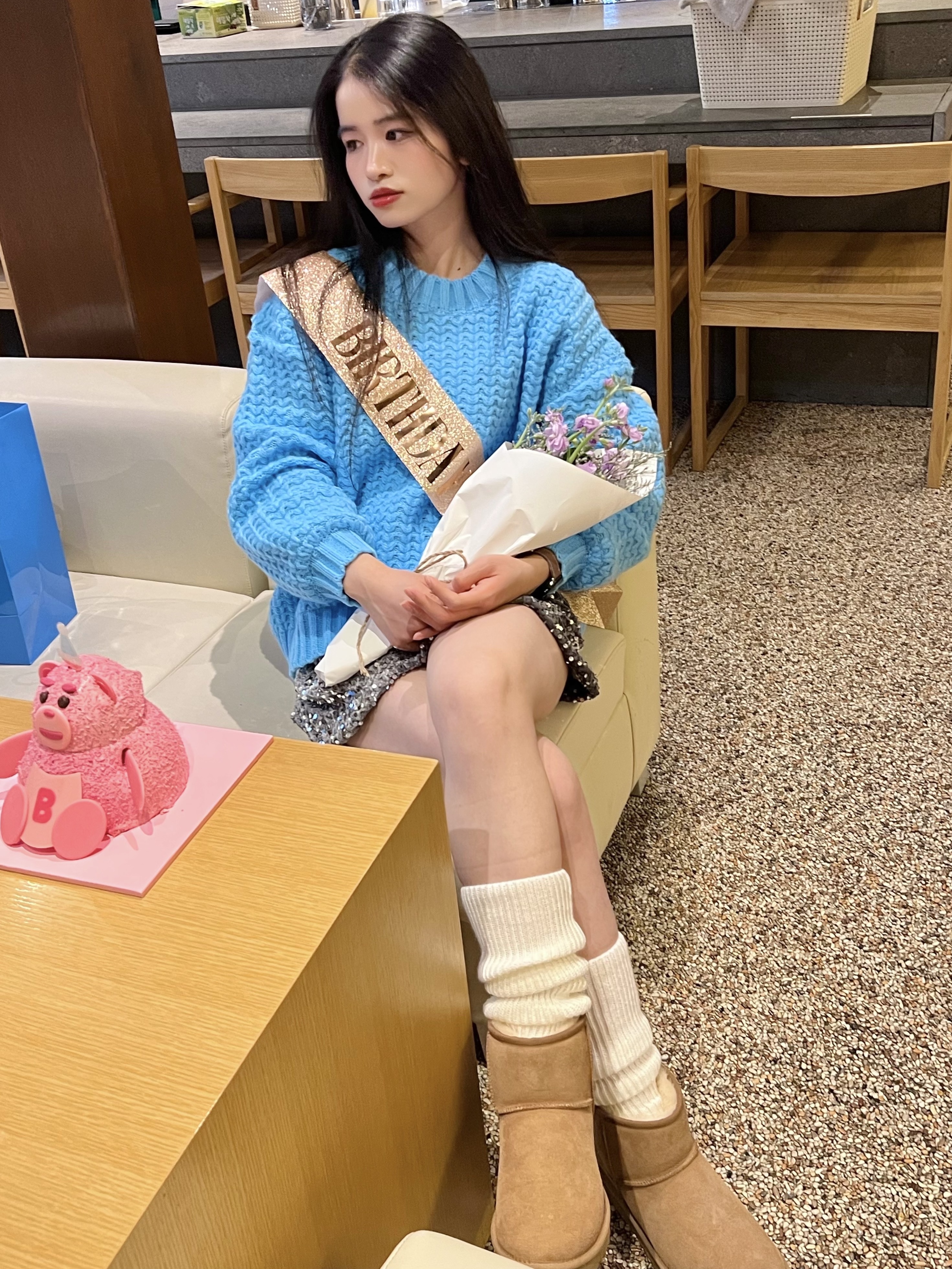 (W) UGG Classic Mini II Boots Chestnut 착용 스타일 - 1