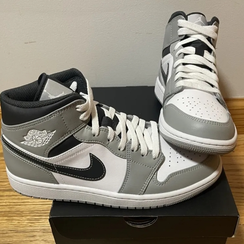 Jordan 1 Mid Light Smoke Grey Anthracite 착용 스타일