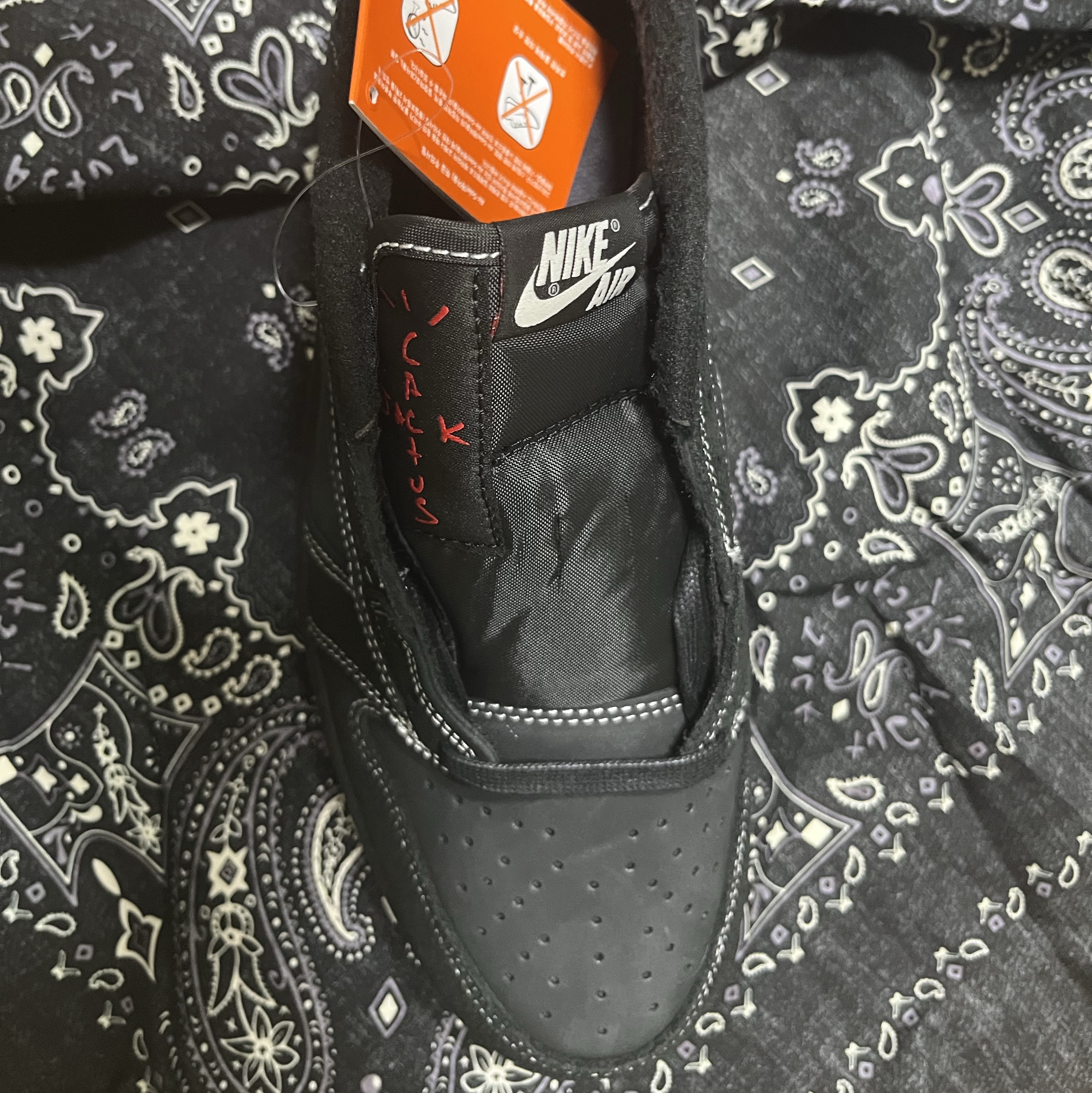 Jordan 1 x Travis Scott Retro Low OG SP Black Phantom 착용 스타일