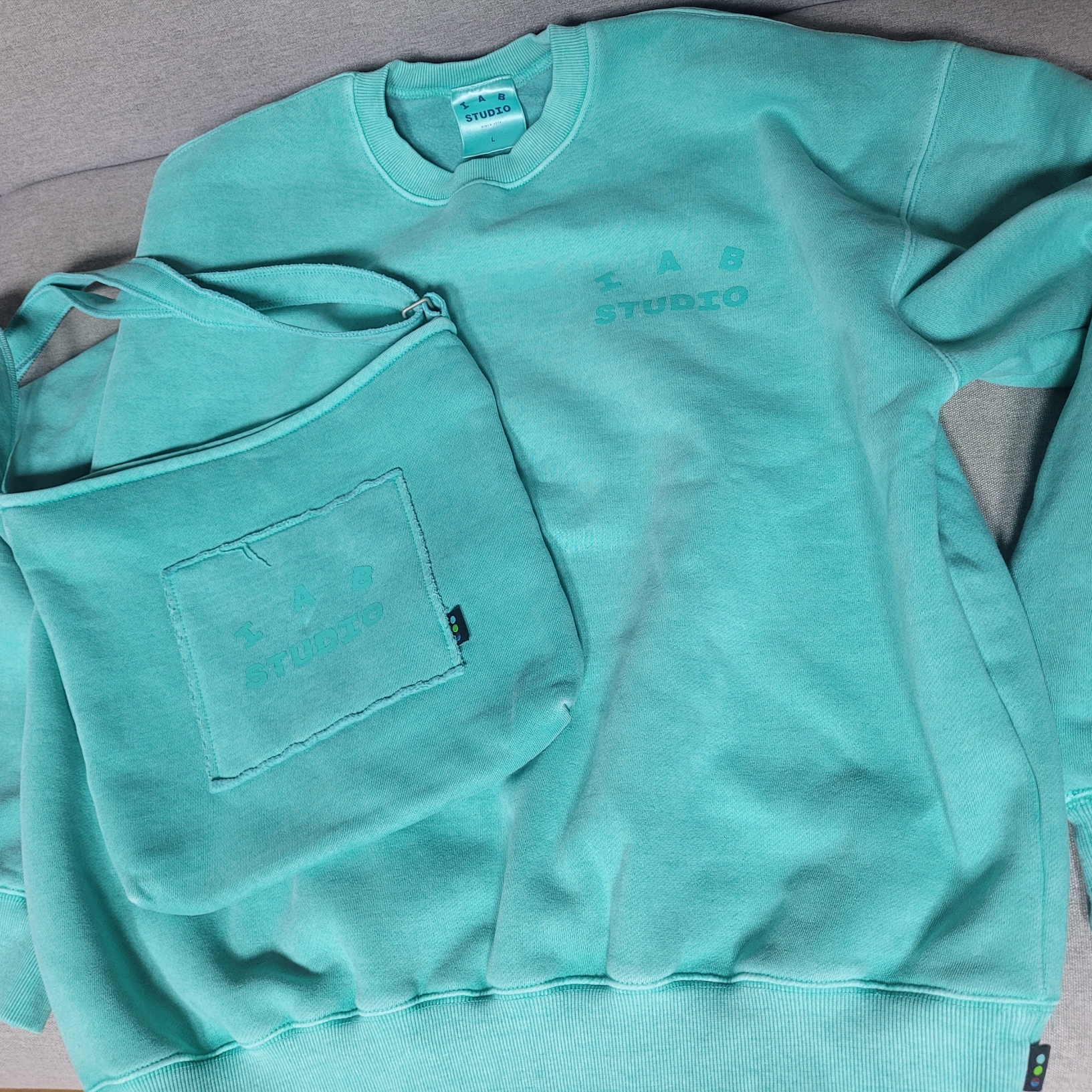 ★関税込★IAB Studio★Pigment Sweatshirt & Mini Bag Lavender IAB Studio Pigment Sweatshirt & Mini Bag Jade | eBay