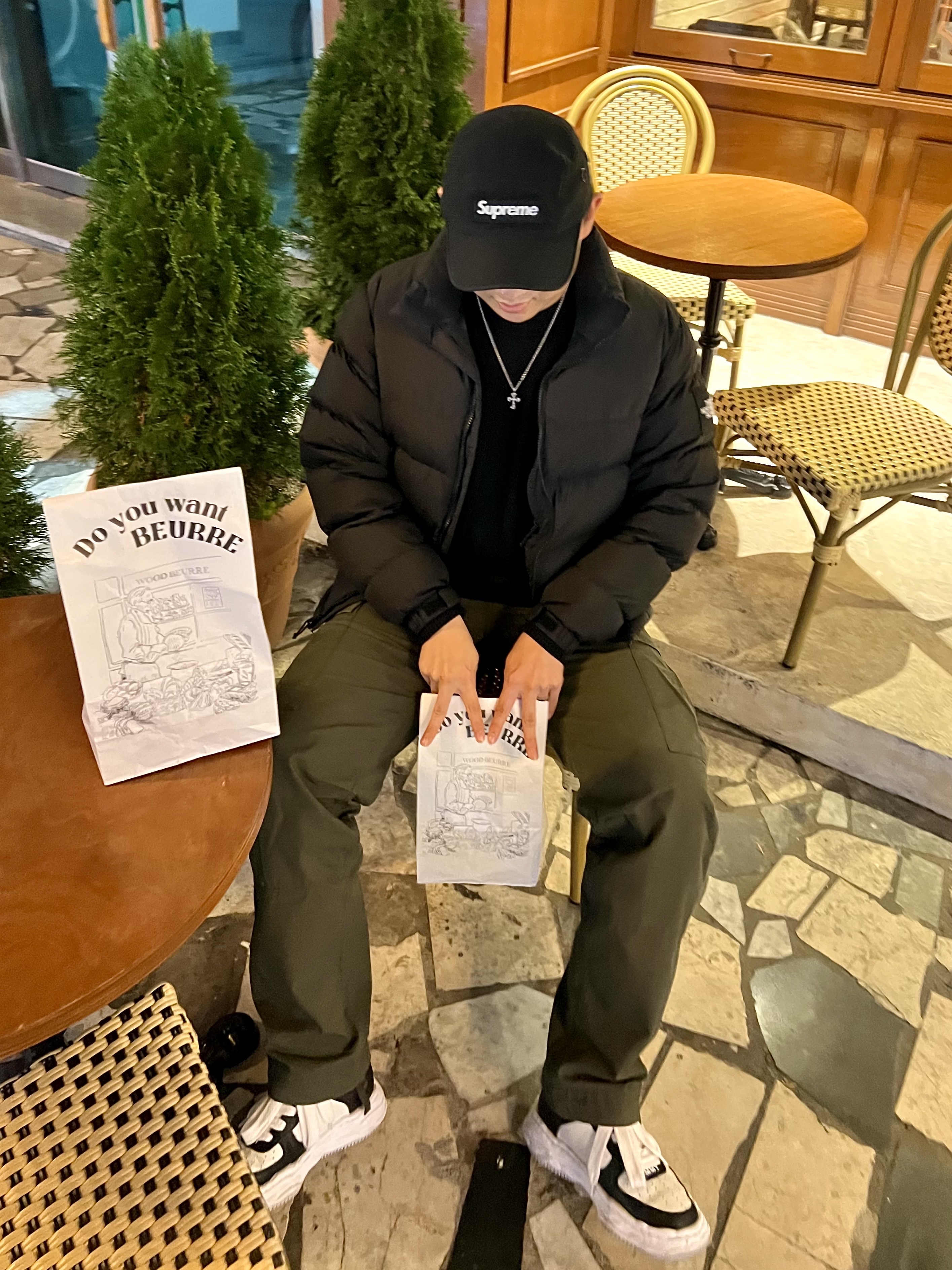 Maison Mihara Yasuhiro Wayne OG Sole Leather Low-top Sneakers Black White, Carhartt WIP Columbia Ripstop Regular Cargo Pant Cypress 착용 스타일