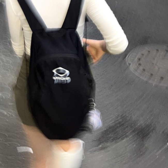 Mischief Rhombus Backpack Black 착용 스타일