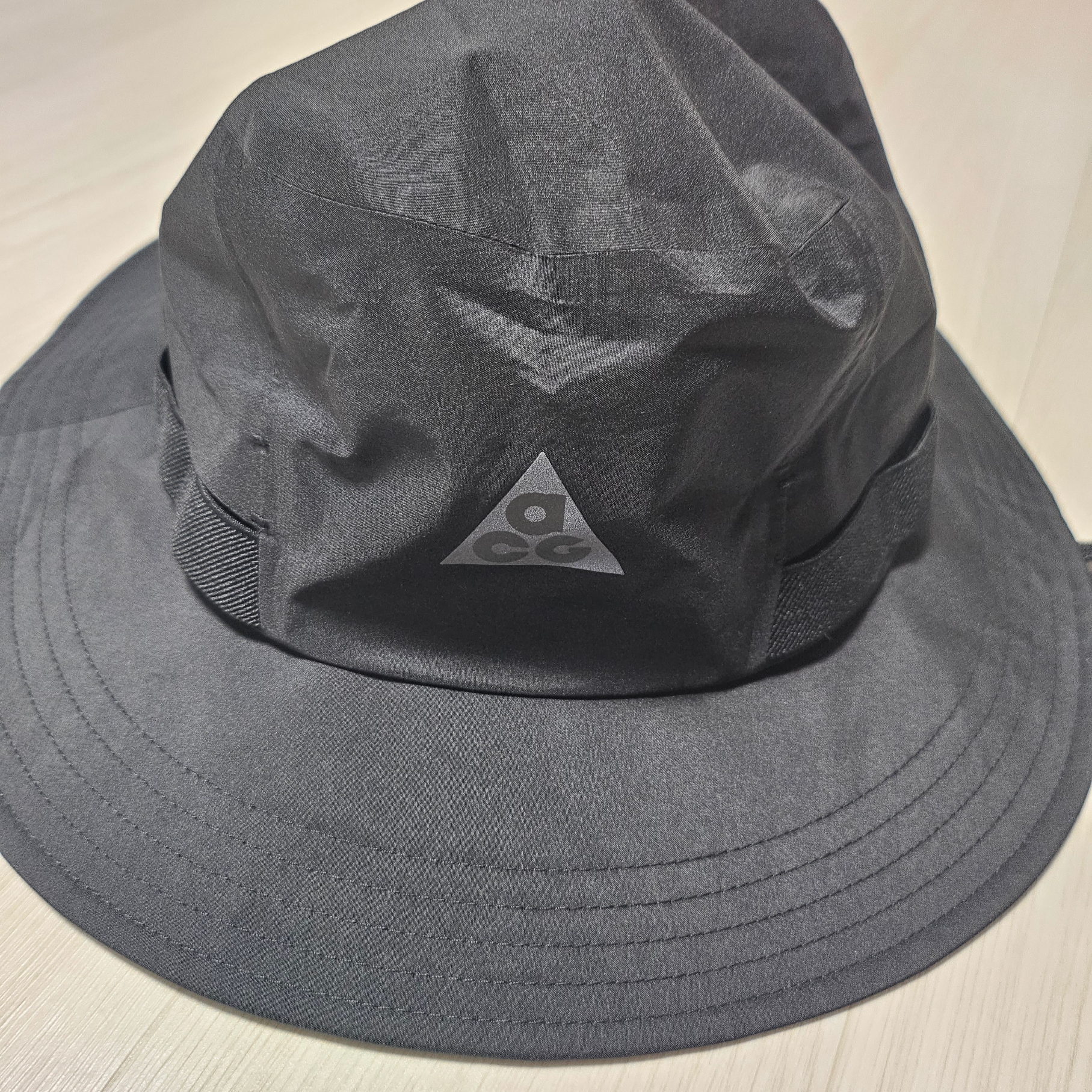 Nike ACG Apex Bucket Hat Black 착용 스타일 - 1