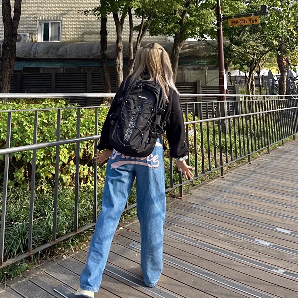 Palace Chain Script Jean Stone Wash - 23SS 착용 스타일