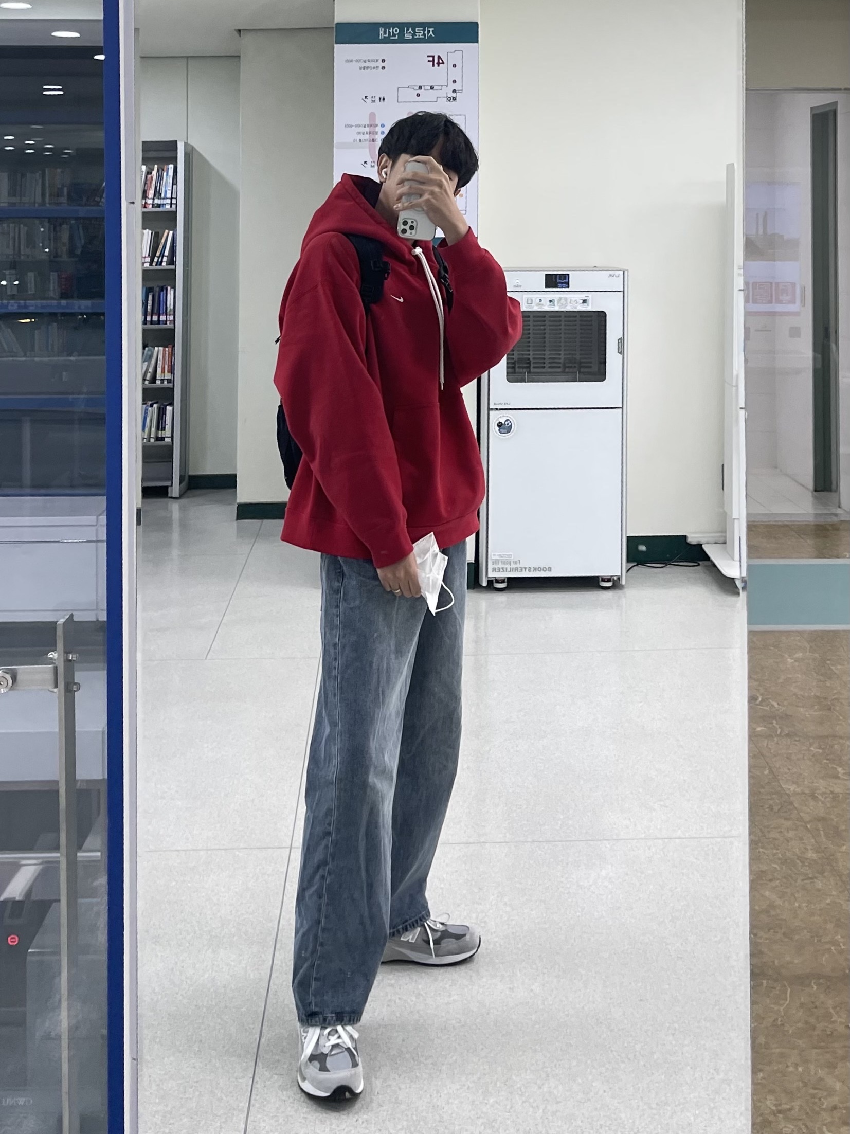 Nike M NRG Hoodie Red, New Balance 992 Made in USA Grey - D Standard 착용 스타일