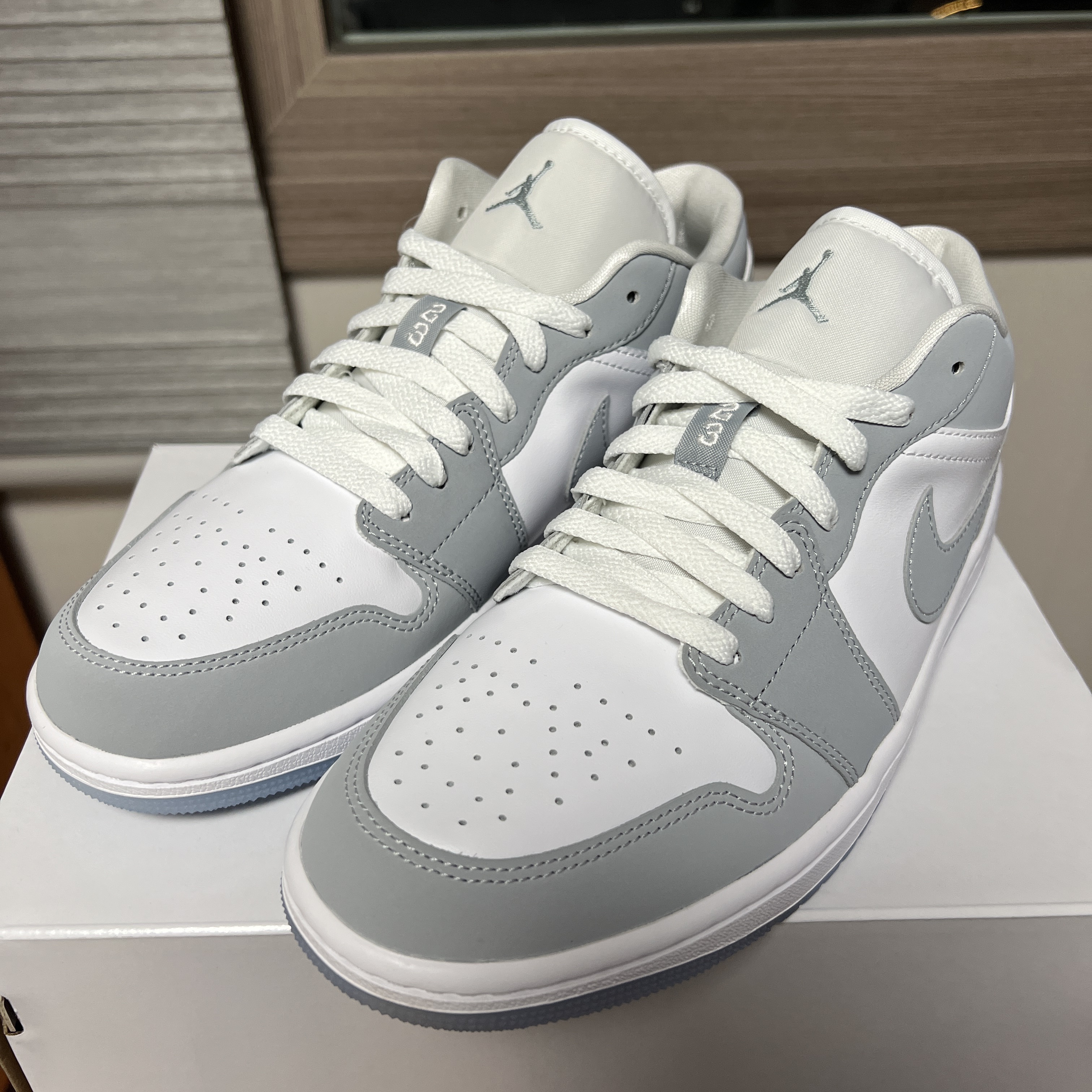 (W) Jordan 1 Low White Wolf Grey 착용 스타일