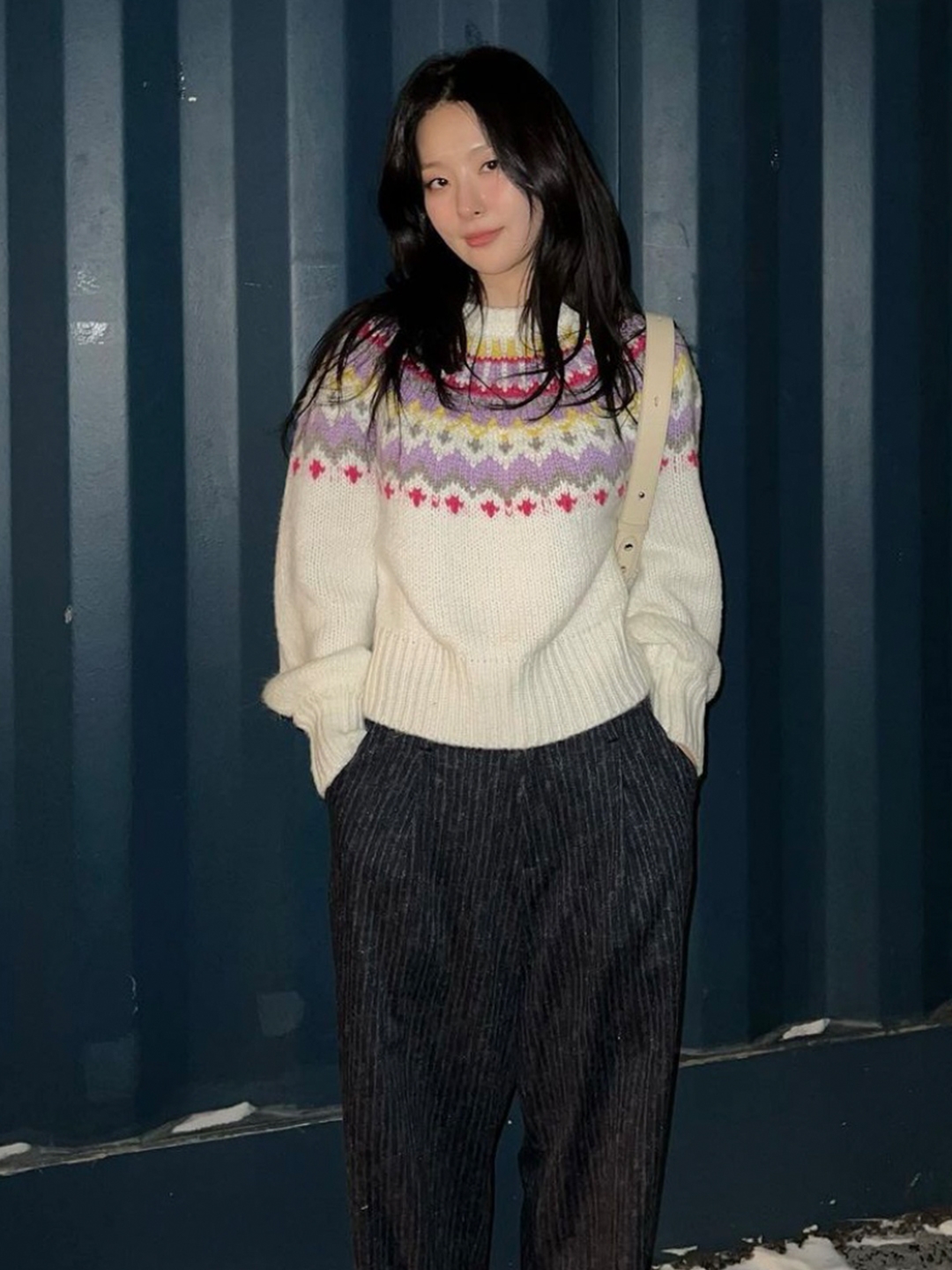 (W) Uniqlo x JW Anderson Jacquard Crew Neck Long Sleeve Sweater Blue, (W) Isabel Marant Gil Jacquard Wool Sweater Ecru - 22FW 착용 스타일 - 3