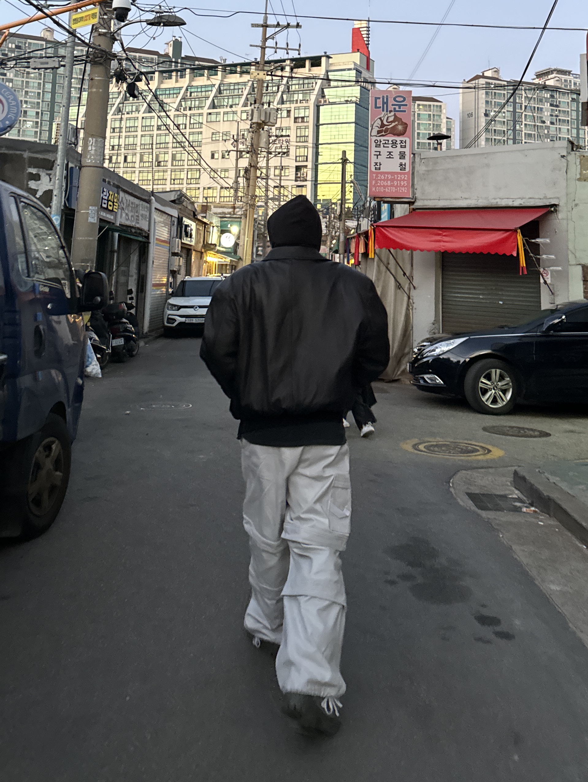 Farfromwhat Far Layered Work Pants White 착용 스타일