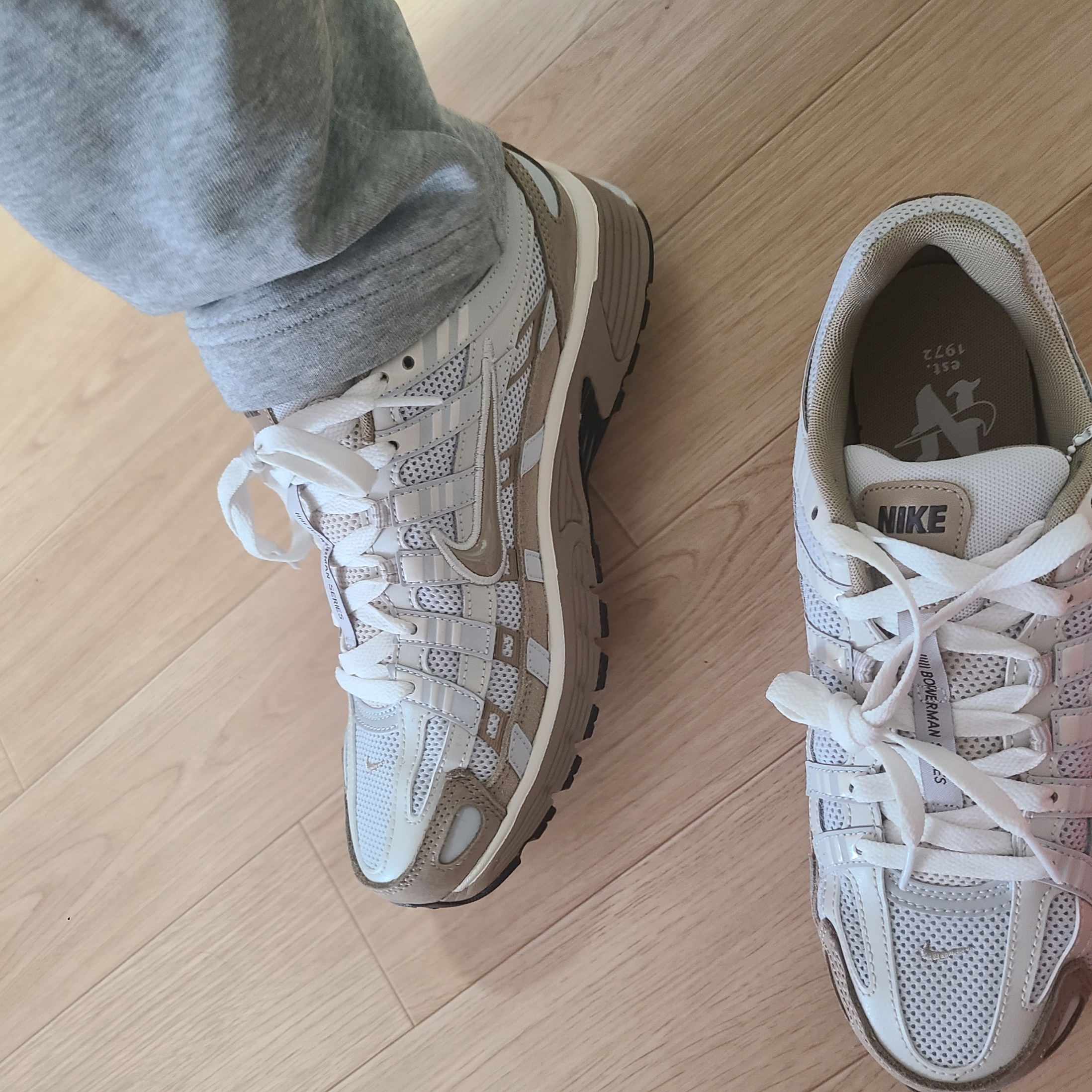 Nike P-6000 PRM Hangul Day Photon Dust Khaki 착용 스타일 - 3