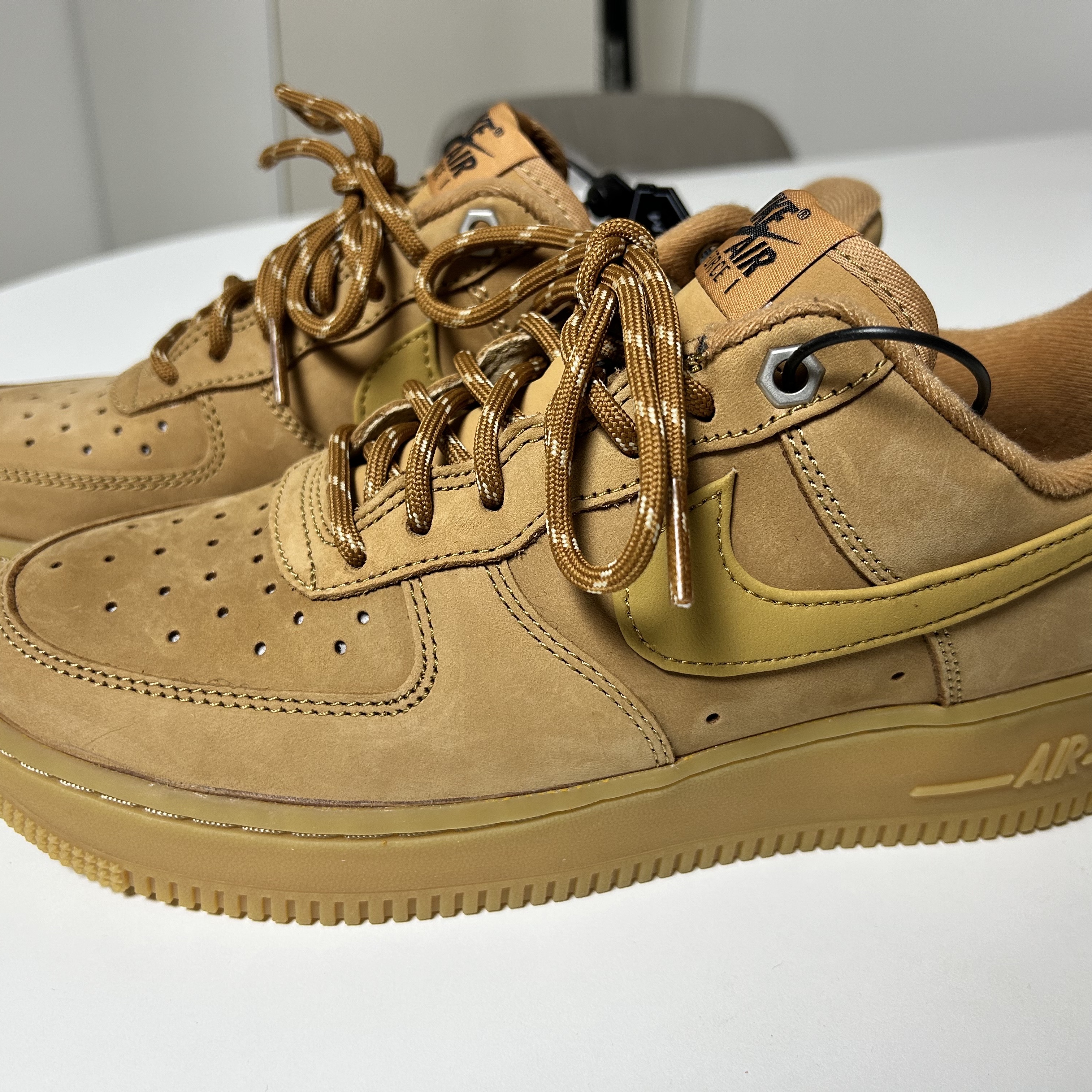 Nike Air Force 1 '07 WB Flax 착용 스타일