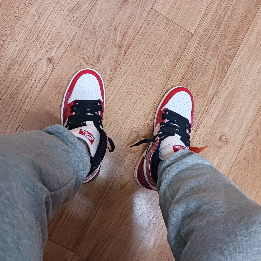 Jordan 1 Retro High Spider-Man Next Chapter 착용 스타일 - 1