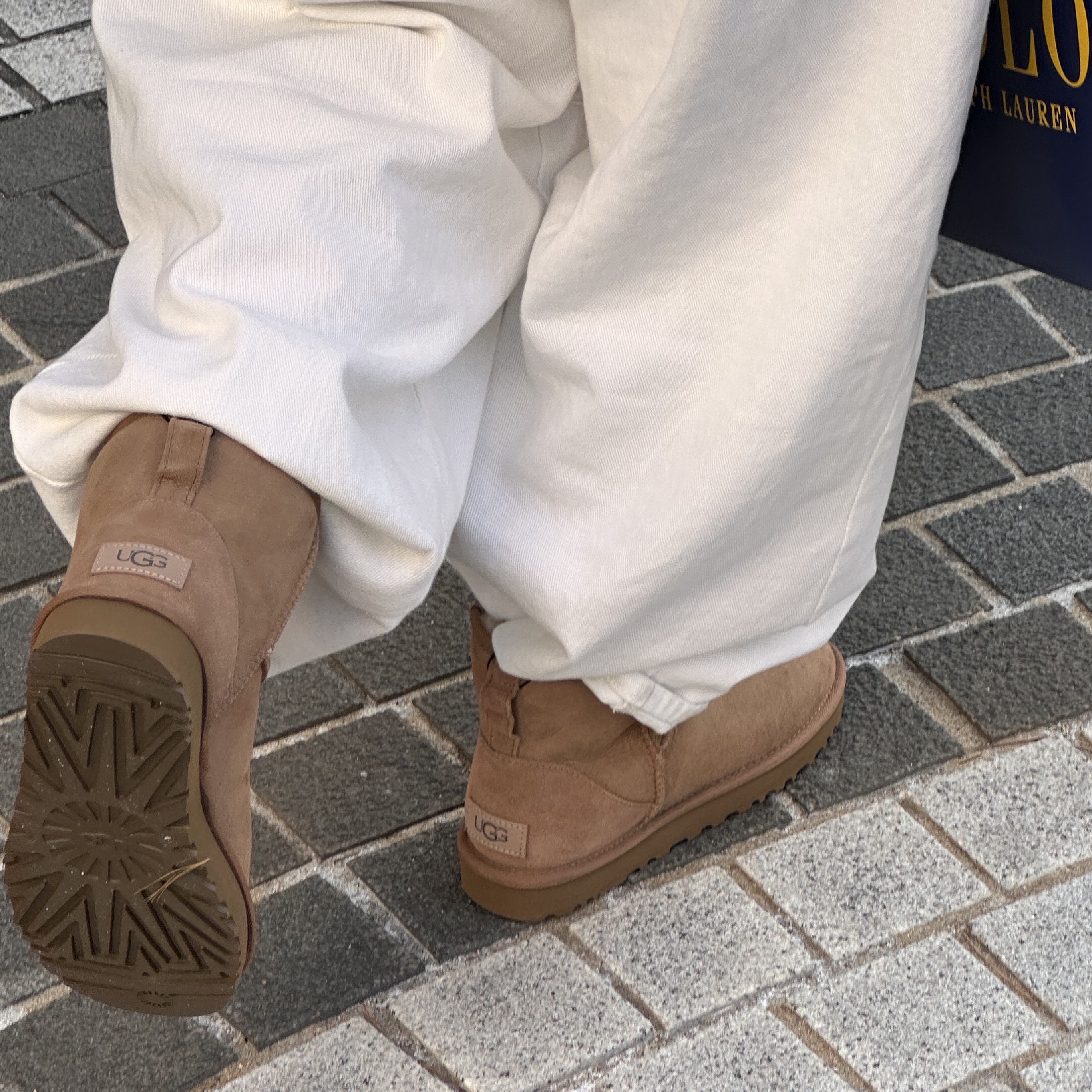 (W) UGG Classic Mini II Boots Chestnut 착용 스타일