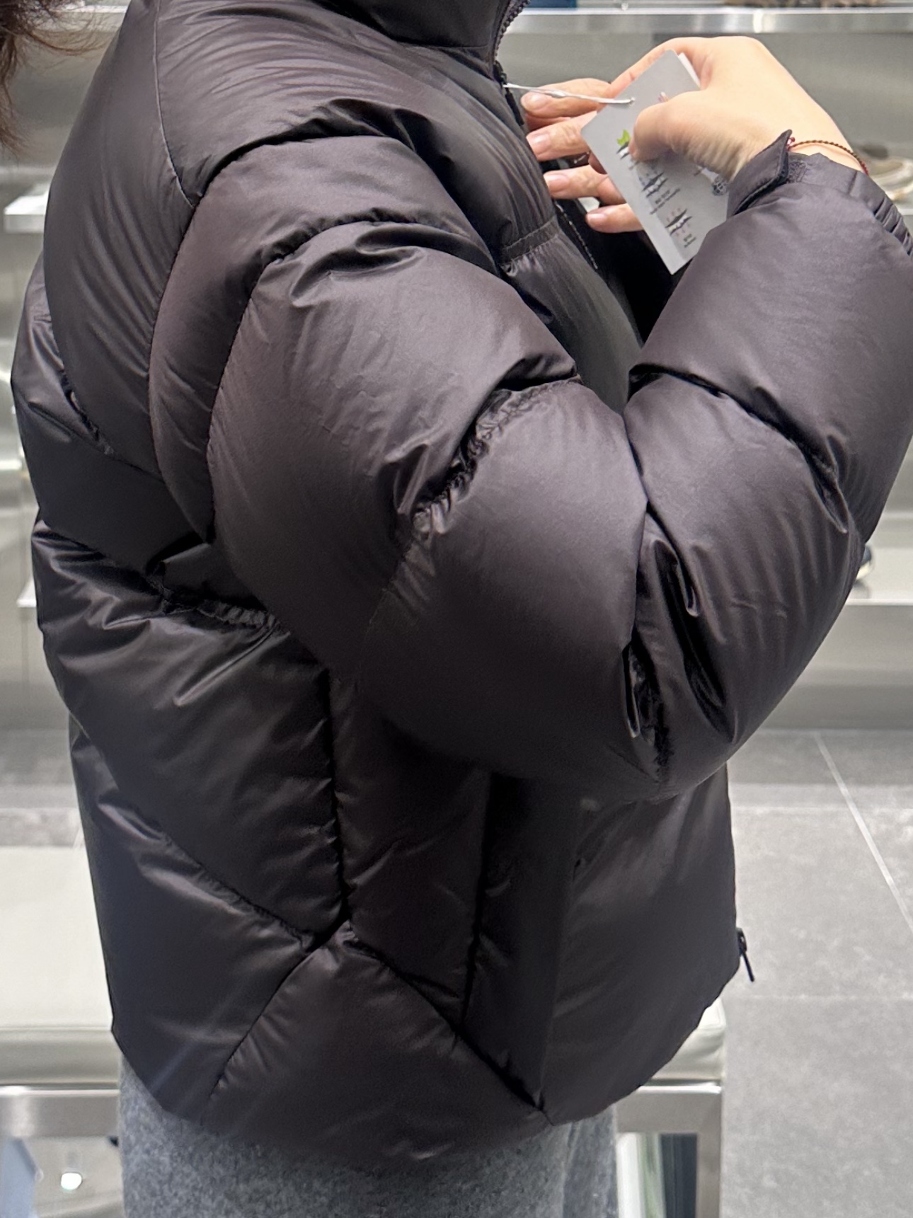 (W) Salomon Contour Down Jacket Chocolate, (W) The North Face Nuptse Short Jacket Pastel Pink 착용 스타일 - 7