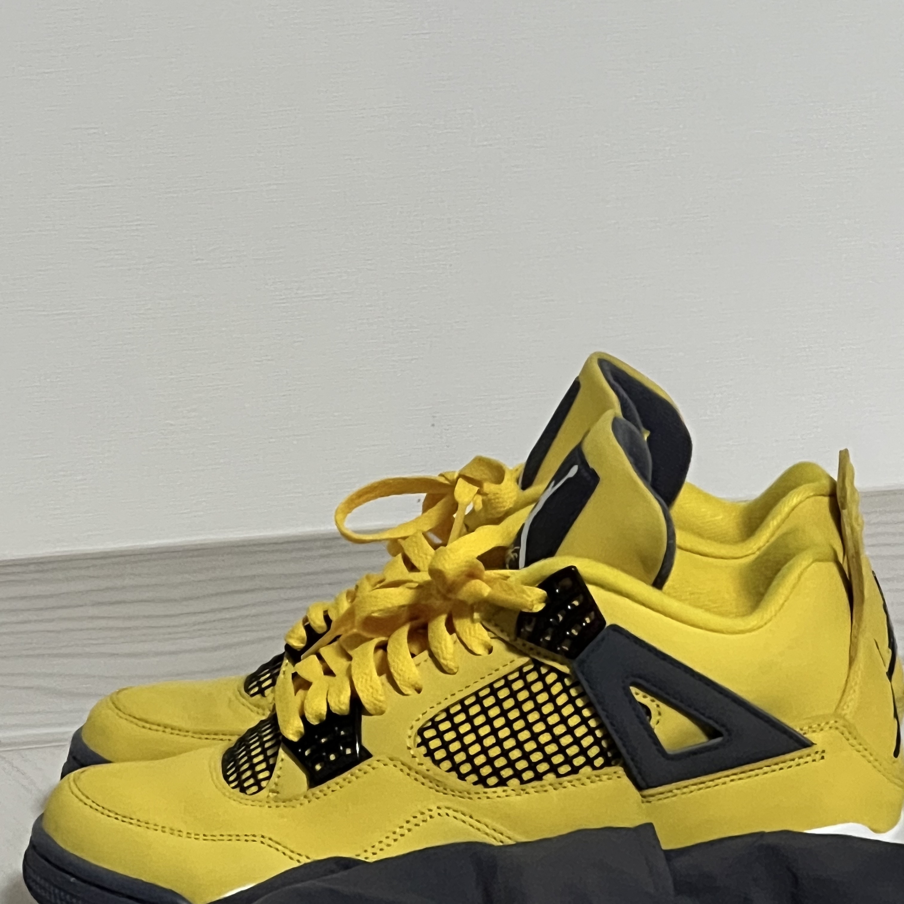 Jordan 4 Retro Tour Yellow (Special Ver.) 착용 스타일