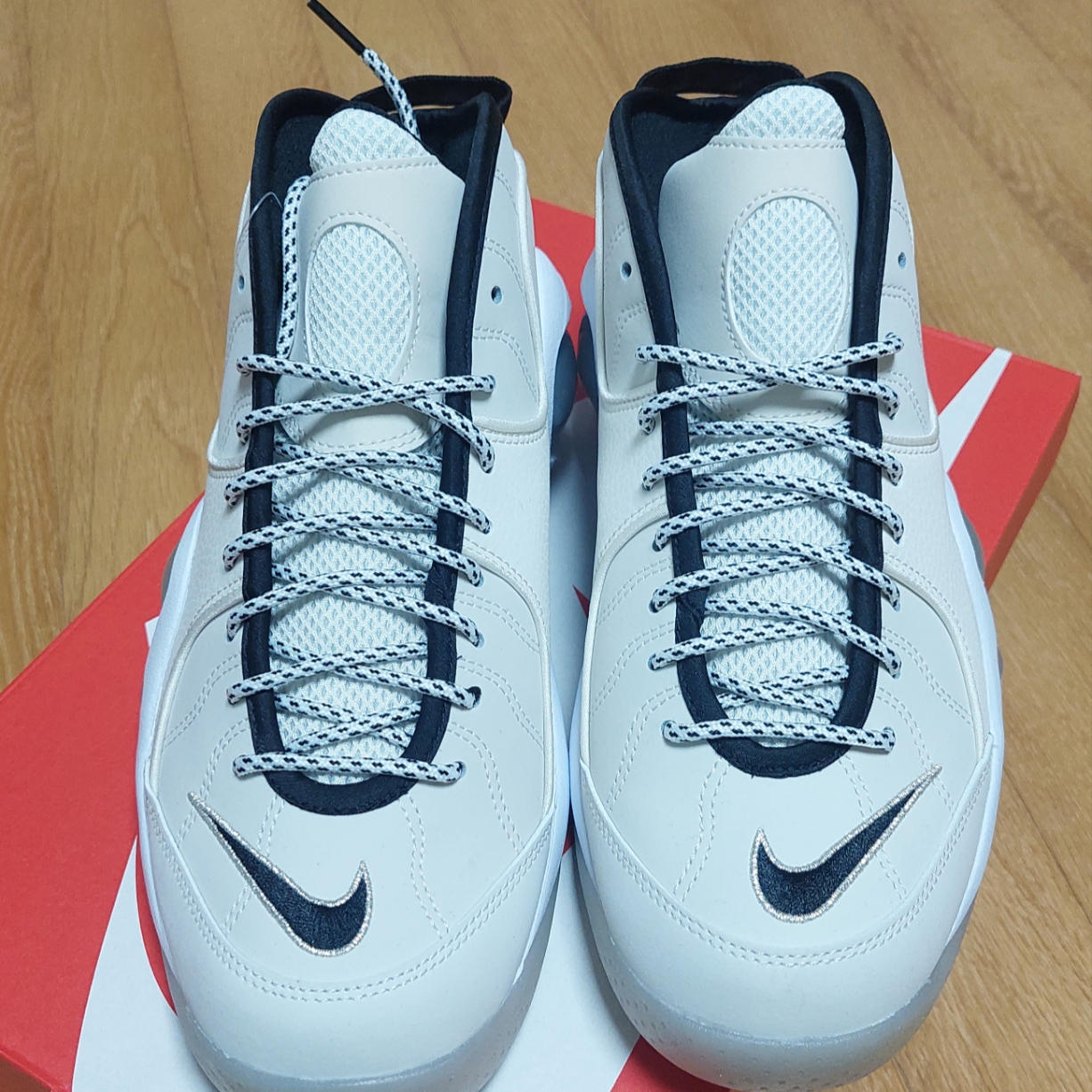 Nike Air Zoom Flight 95 Sail and Pale Ivory 착용 스타일 - 2