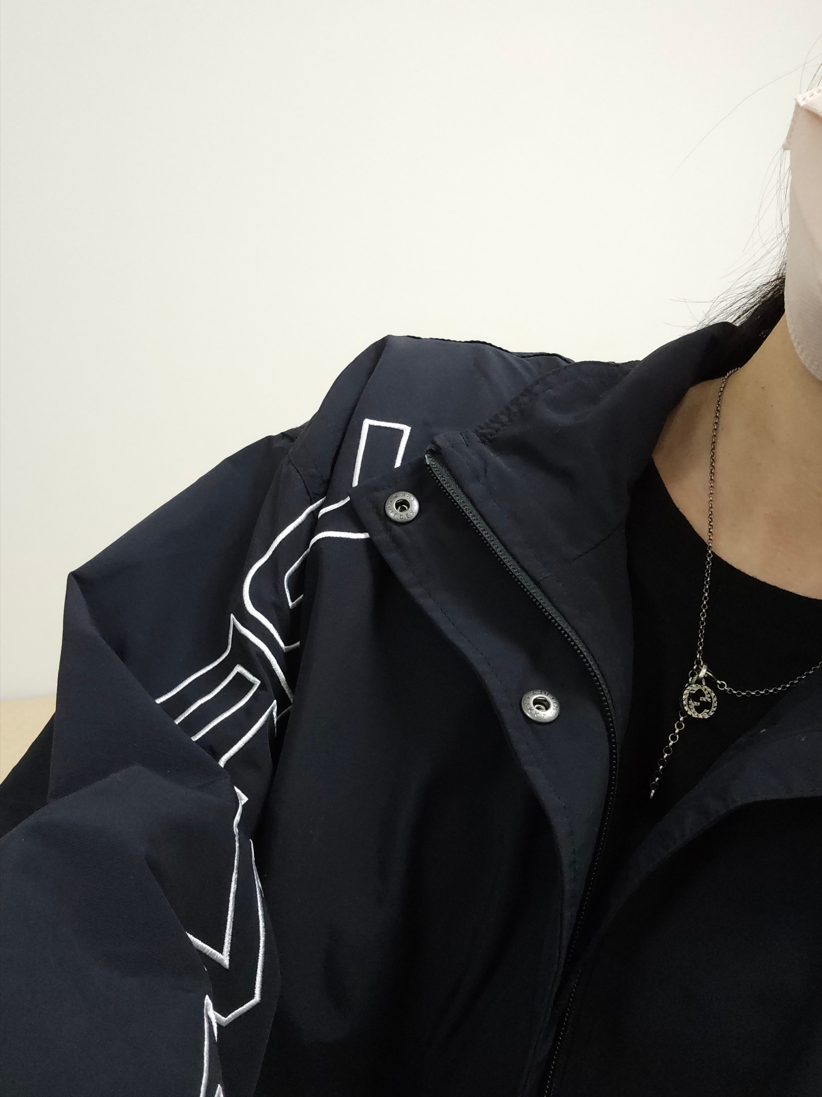 Supreme Spellout Embroidered Track Jacket Black - 23FW 착용 스타일 - 2