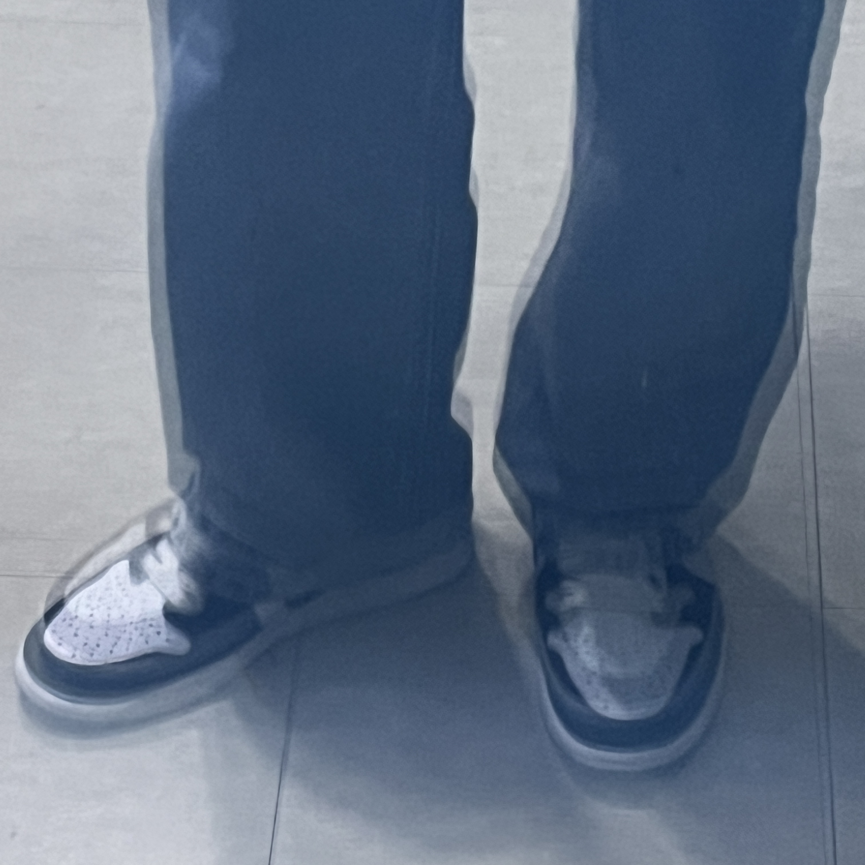 Jordan 1 Retro Low OG Black and Dark Powder Blue 착용 스타일