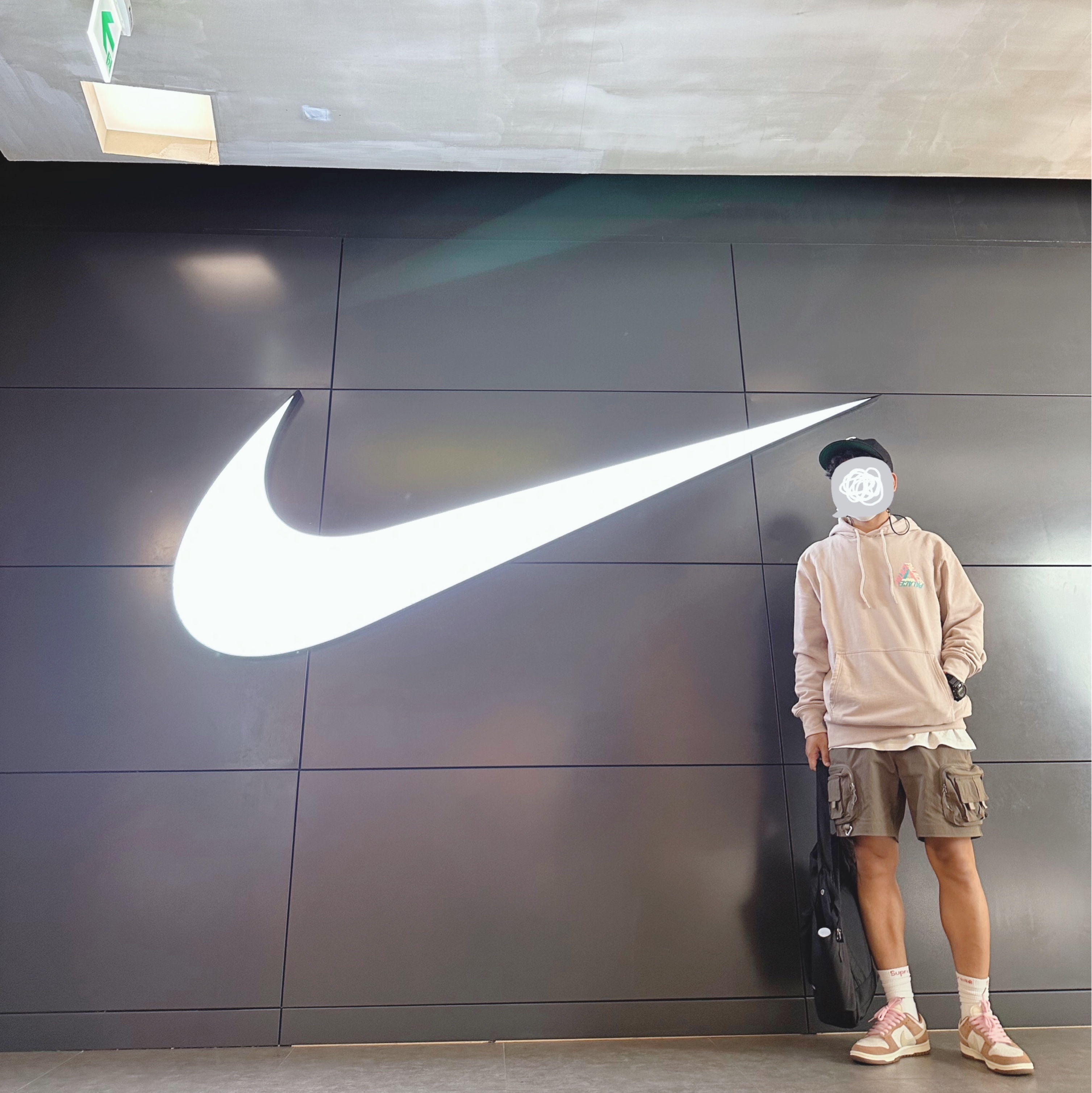 Palace P-3D Hood Mushroom - 21FW, Nike ACG Cargo Shorts Ironstone - Asia 착용 스타일 - 1