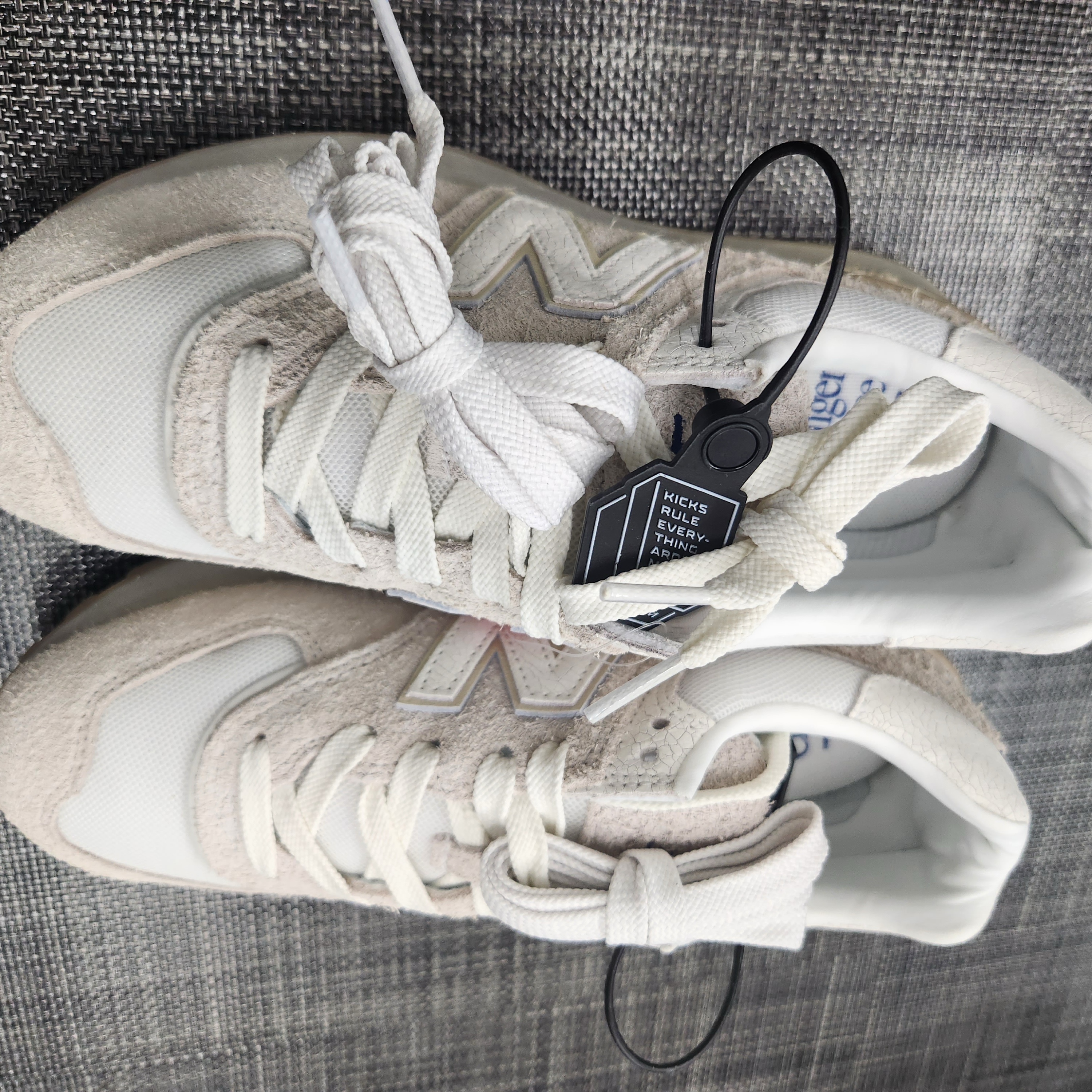 New Balance x Recto 574 Ash Cream Legacy 착용 스타일 - 1