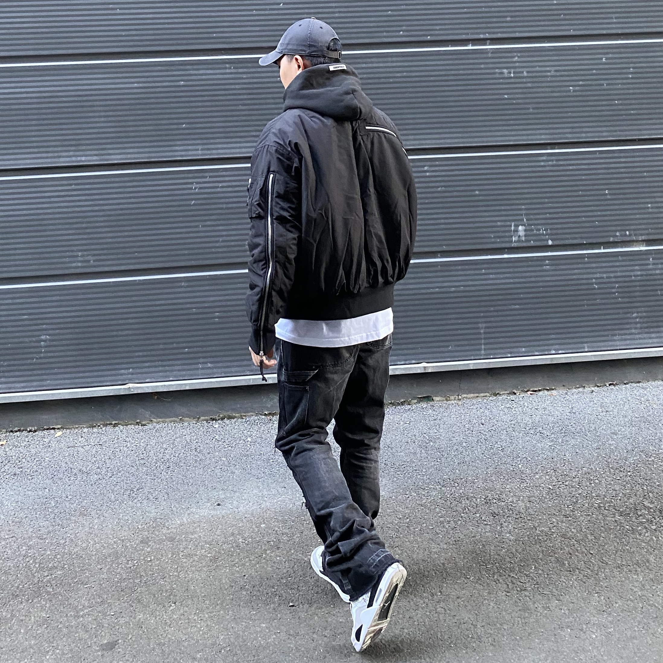 Jordan 4 Retro White and Black, Essentials 3D Silicon Applique Pullover Hoodie Dark Slate/Black 2020 착용 스타일