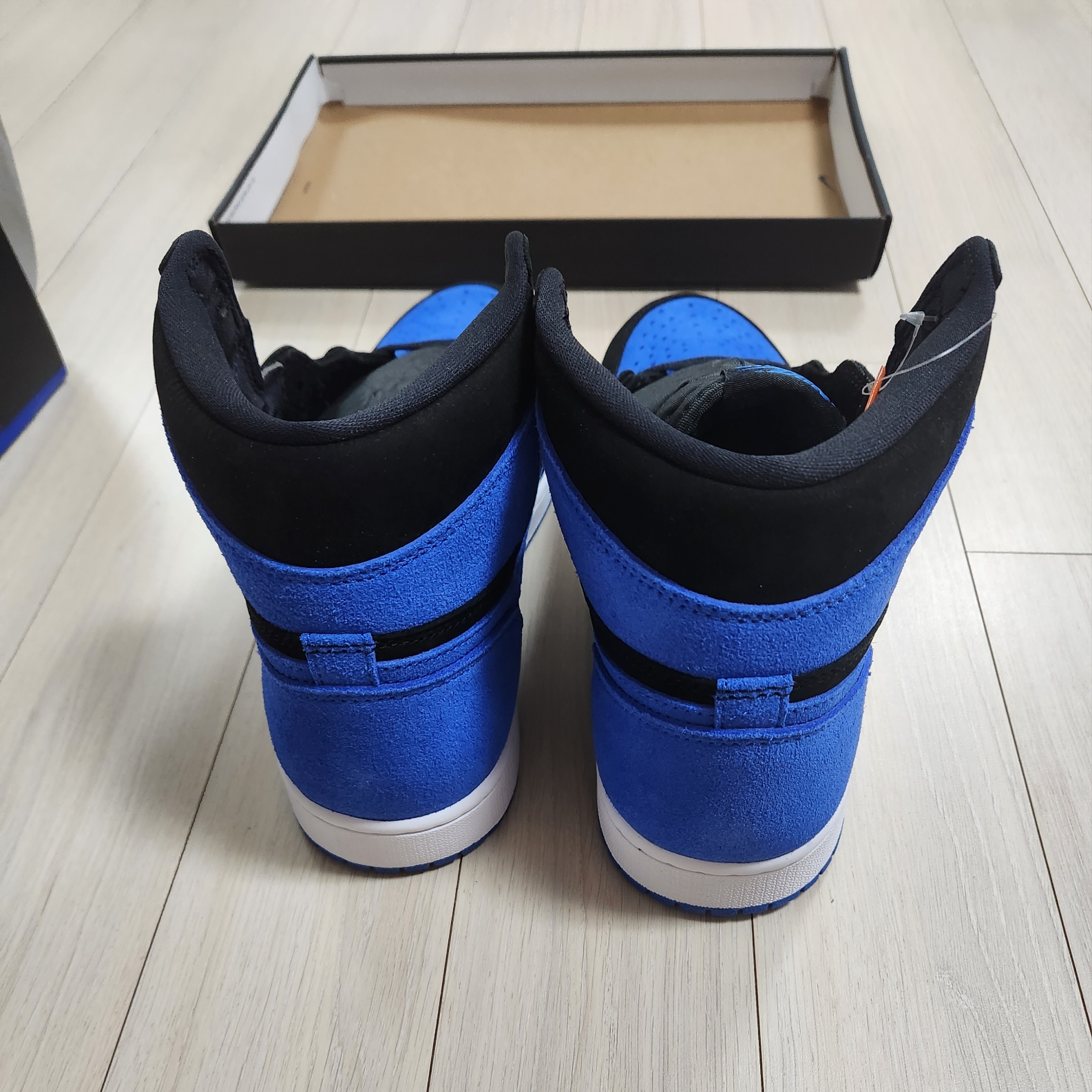 Jordan 1 Retro High OG Royal Reimagined 착용 스타일 - 1