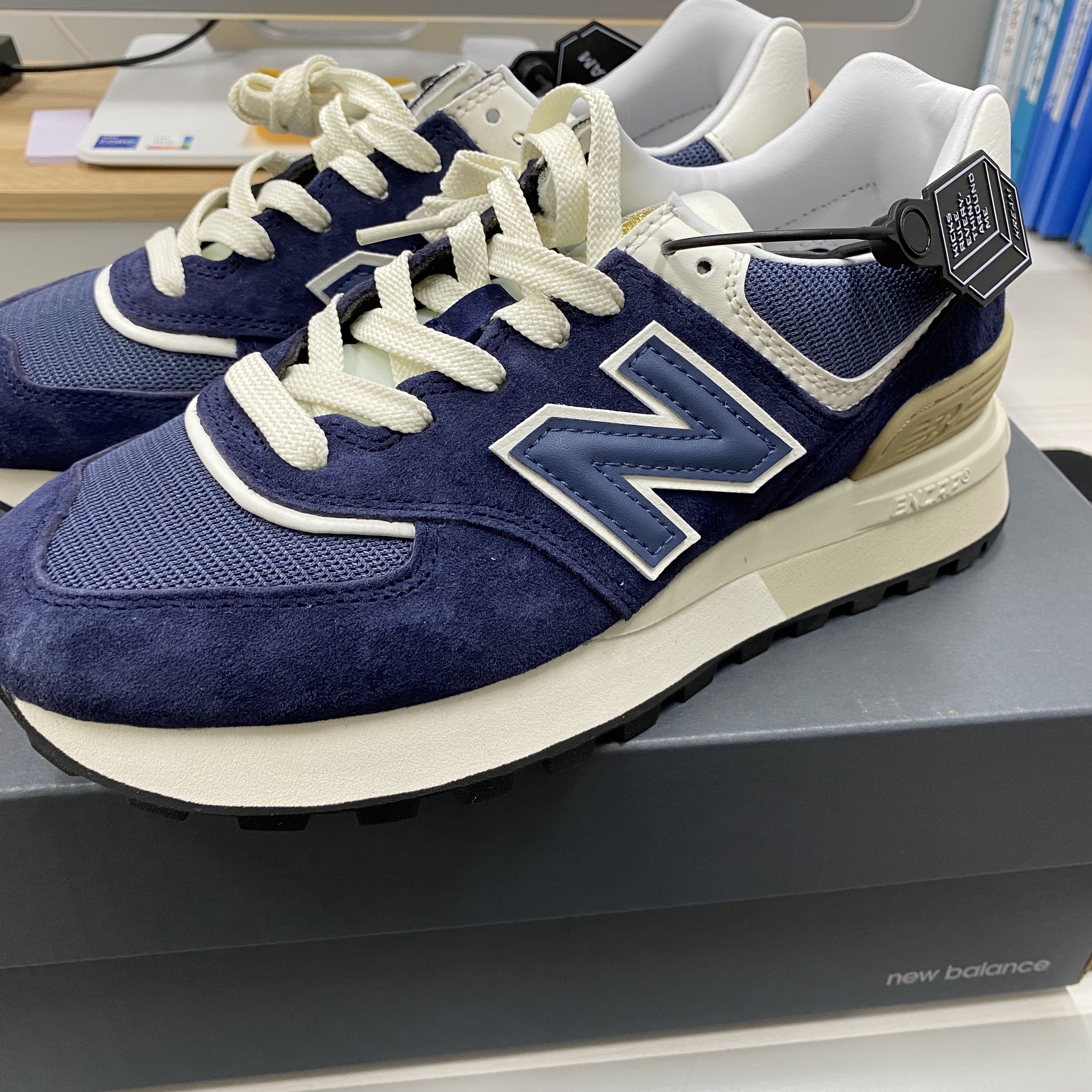 New Balance 574 Legacy Navy 착용 스타일