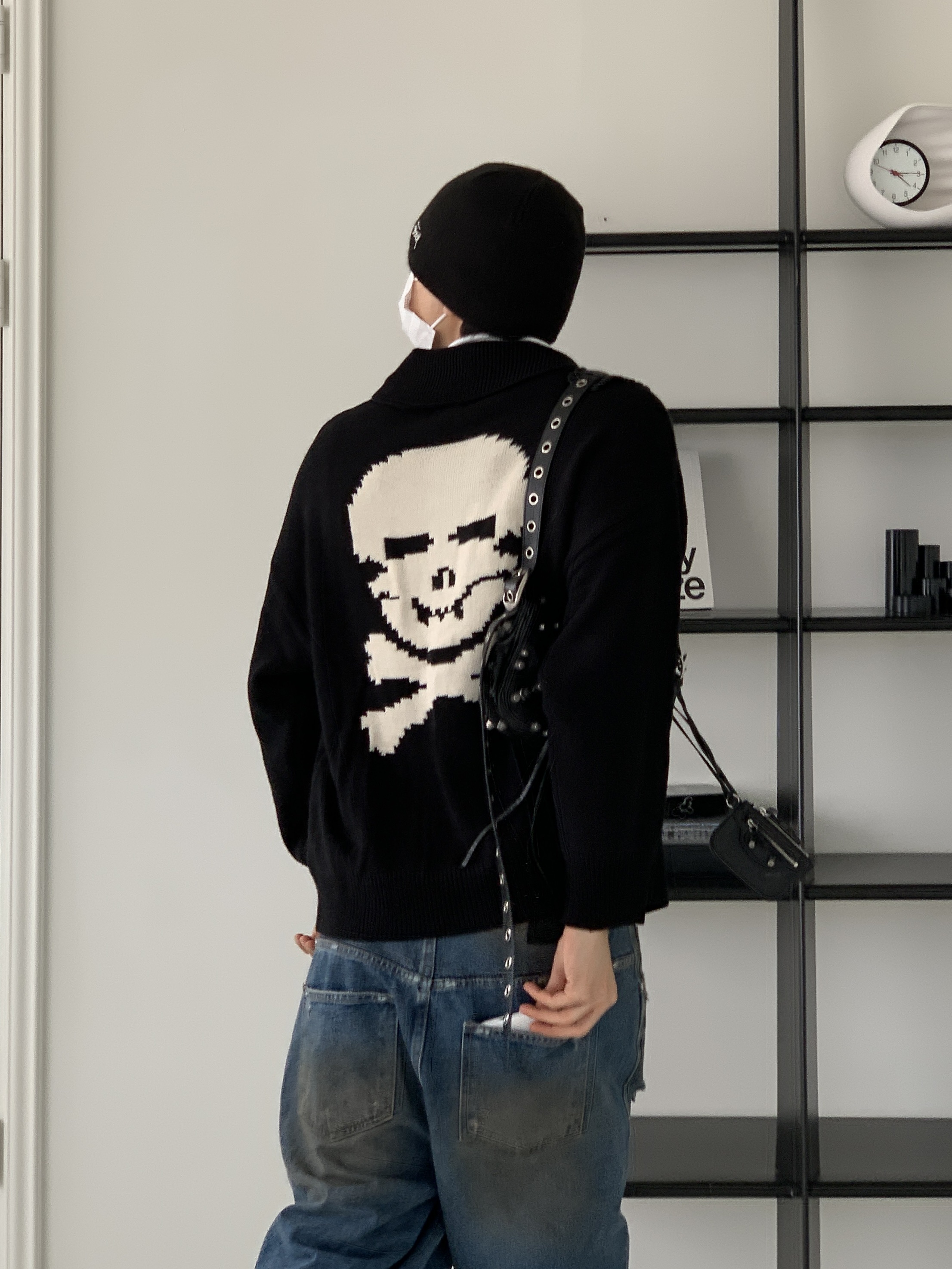 Apple AirPods Max Lightning Silver (Korean Ver.), Converse x Drkshdw Turbodrk Chuck 70 Hi Black Lacquered Denim 착용 스타일 - 3