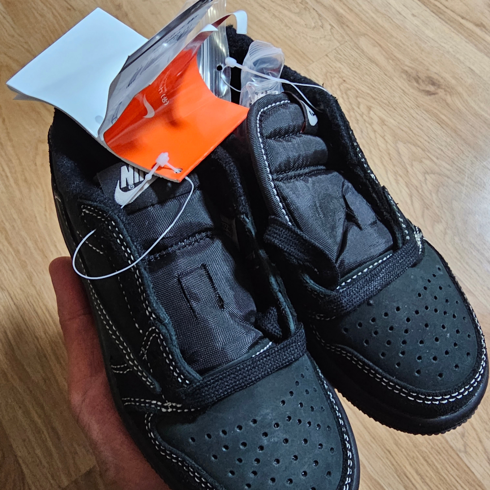 (PS) Jordan 1 x Travis Scott Retro Low OG SP Black Phantom 착용 스타일