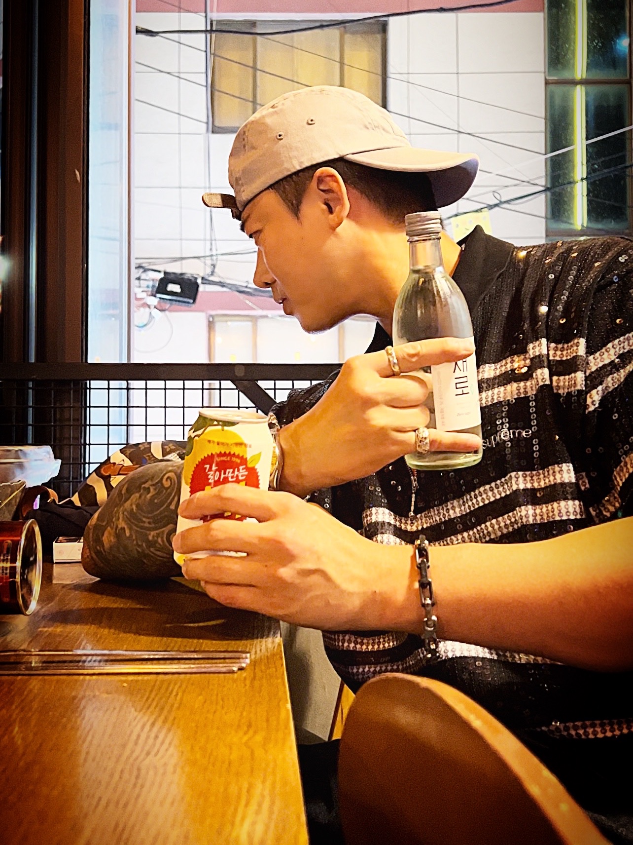 Supreme Washed Chino Twill Camp Cap Grey - 22SS, Supreme Don’t Fuck Around T-Shirt Heather Grey - 22FW 착용 스타일 - 2