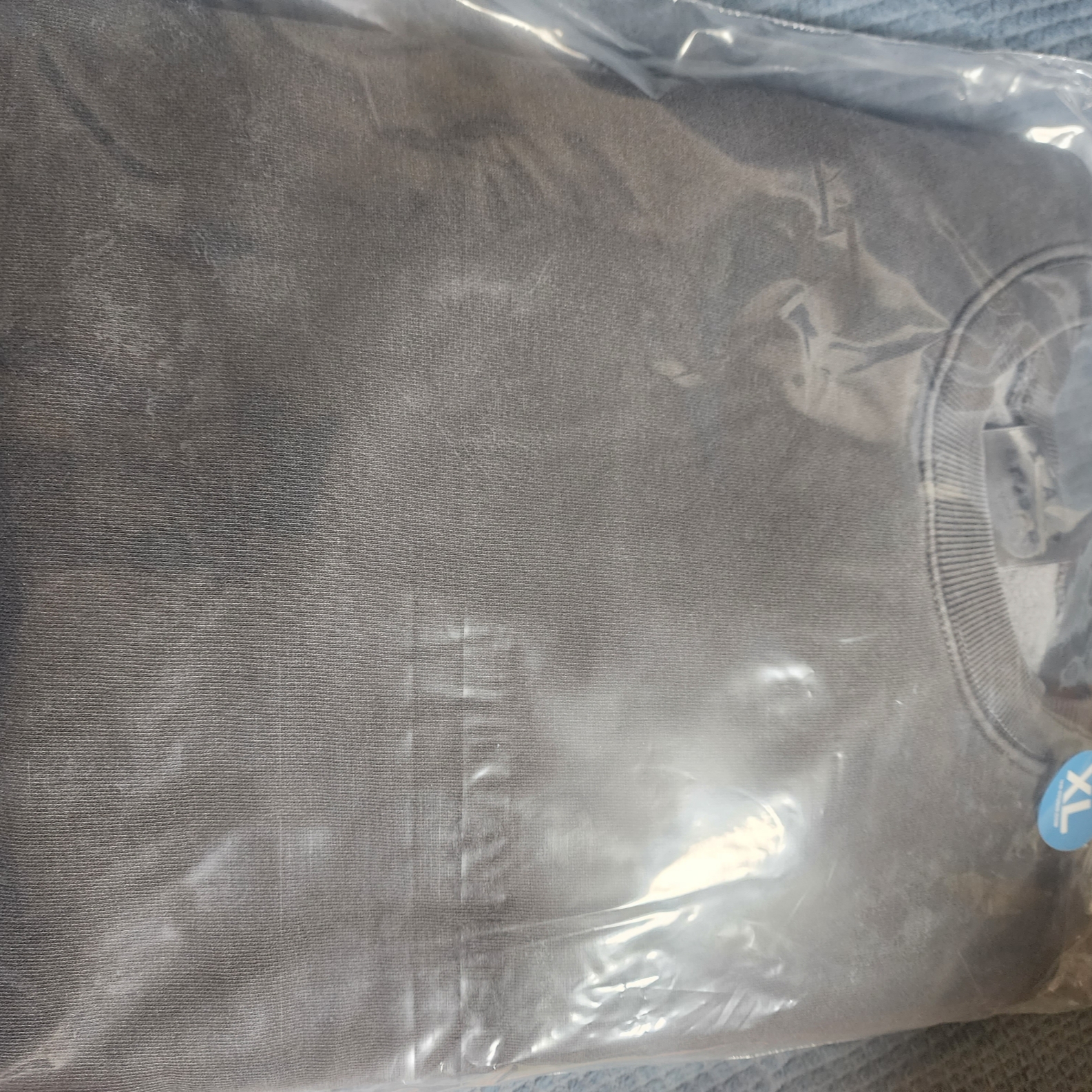 IAB Studio Pigment Sweatshirt & Mini Bag Black 착용 스타일 - 1