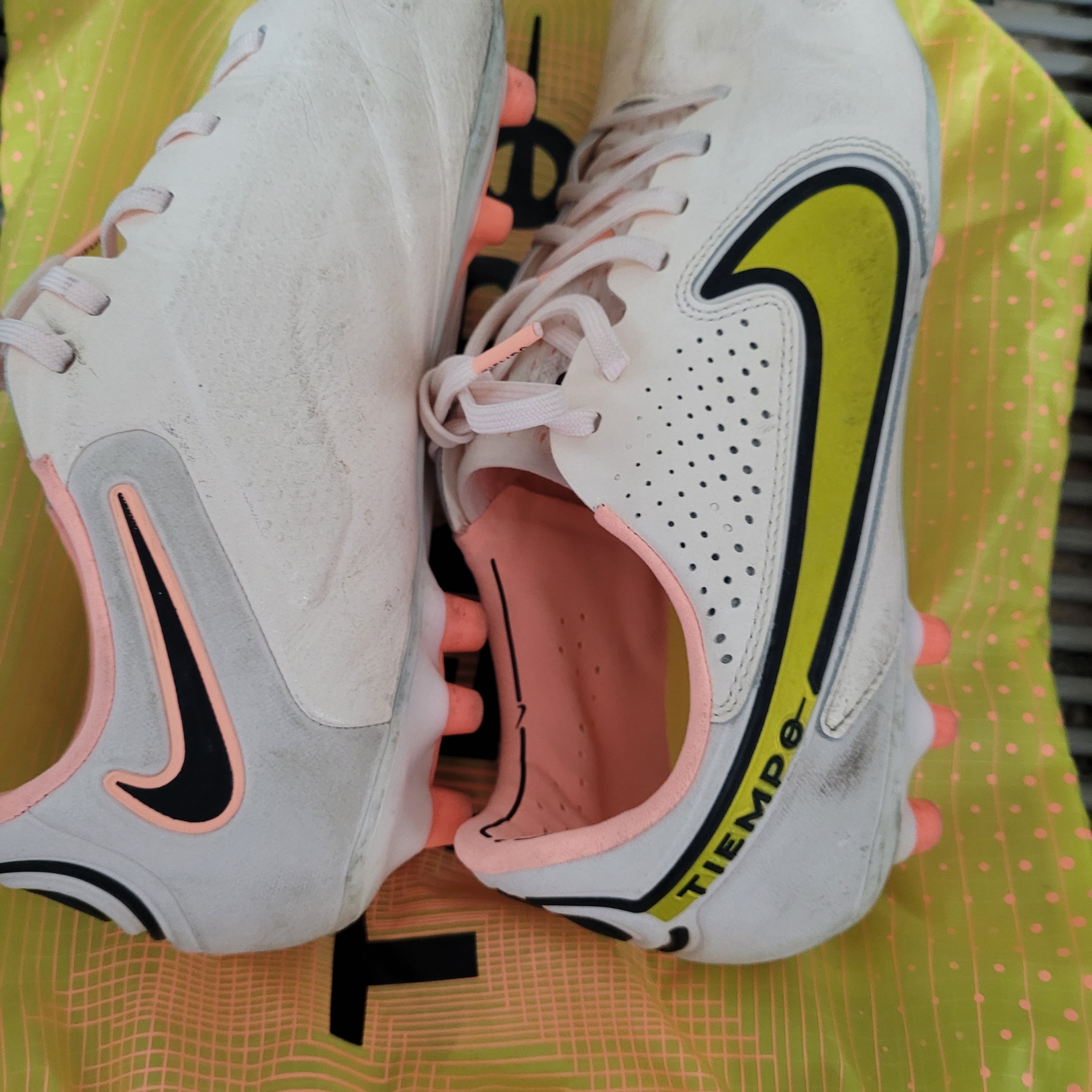 Nike Tiempo Legend 9 Elite AG Pro Guava Ice 착용 스타일 - 2