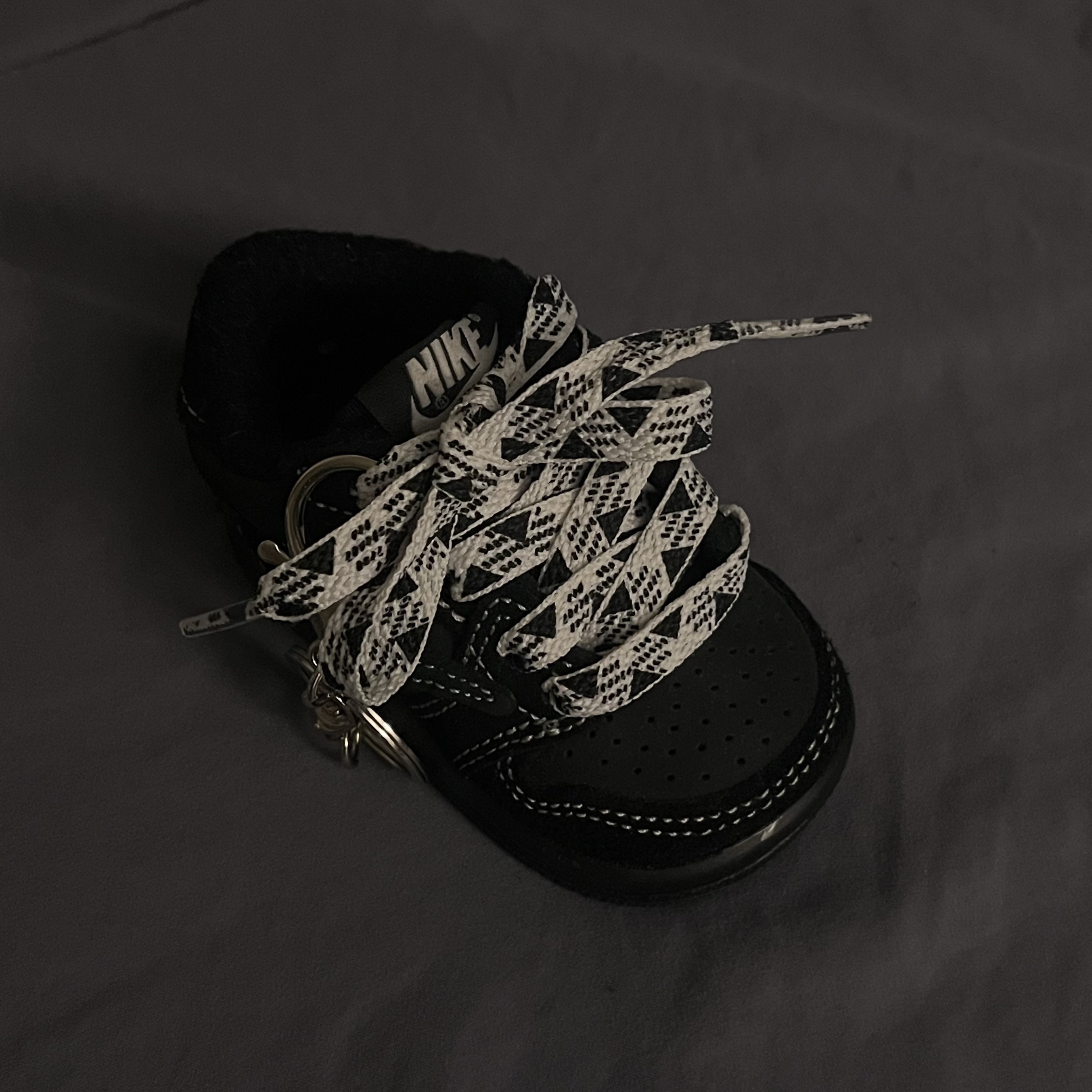 (TD) Jordan 1 x Travis Scott Retro Low OG SP Black Phantom 착용 스타일 - 2