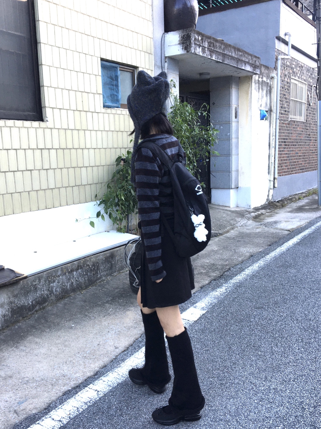 Mischief Rhombus Backpack Black 착용 스타일 - 2