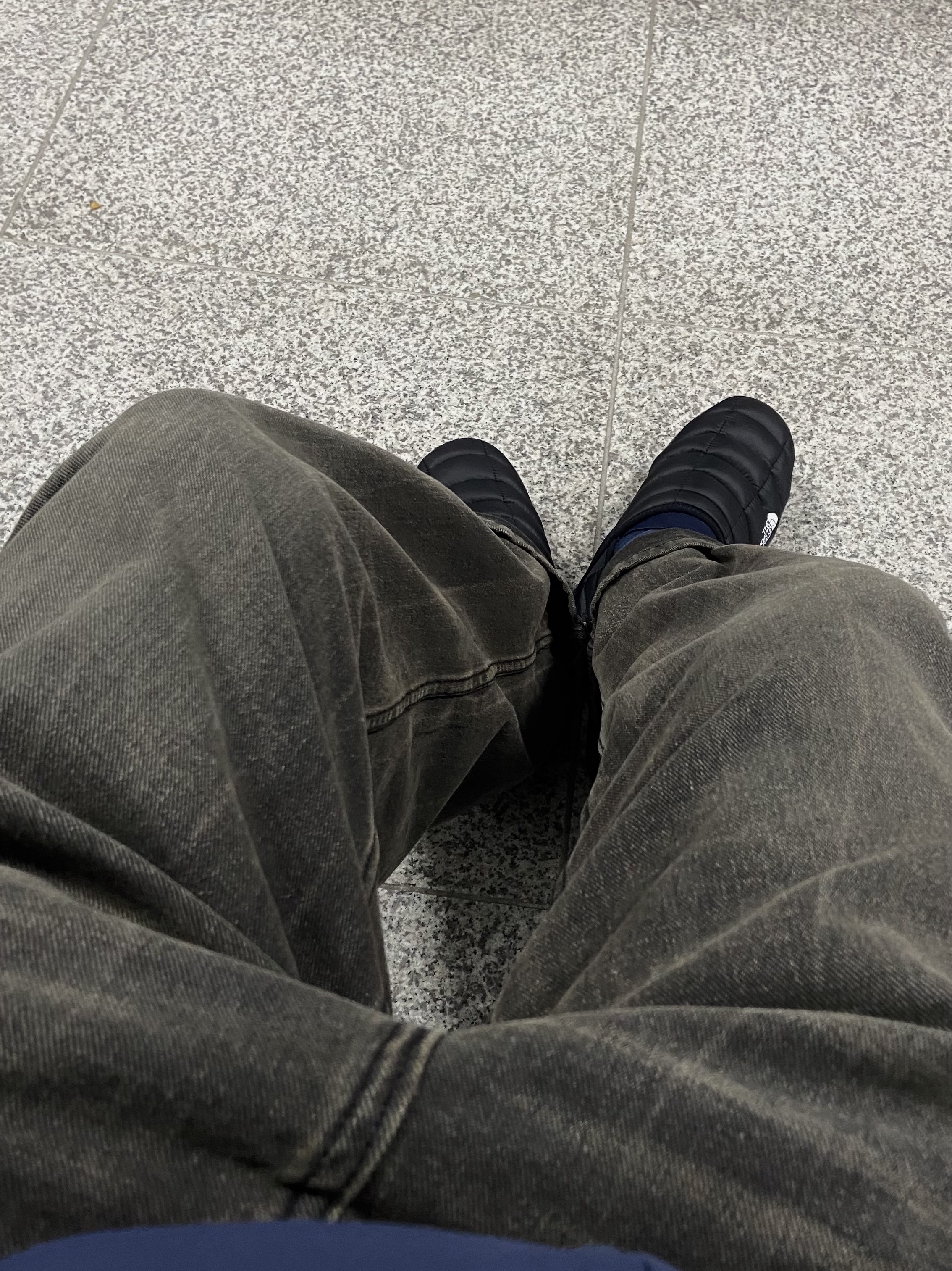 The North Face Thermoball Traction Mule V Black 착용 스타일 - 1
