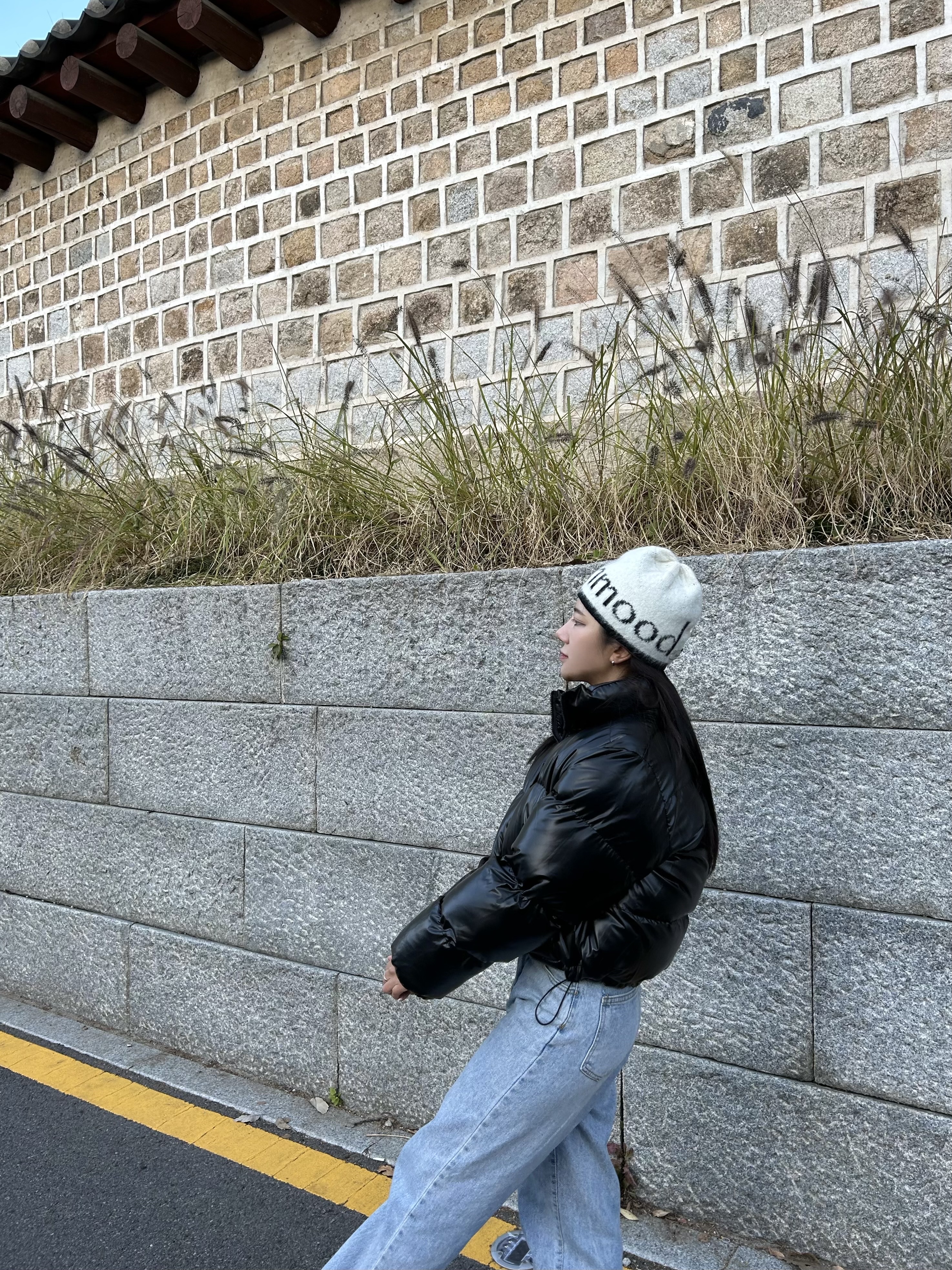 (W) UGG Classic Ultra Mini Boots Antilope 착용 스타일 - 5