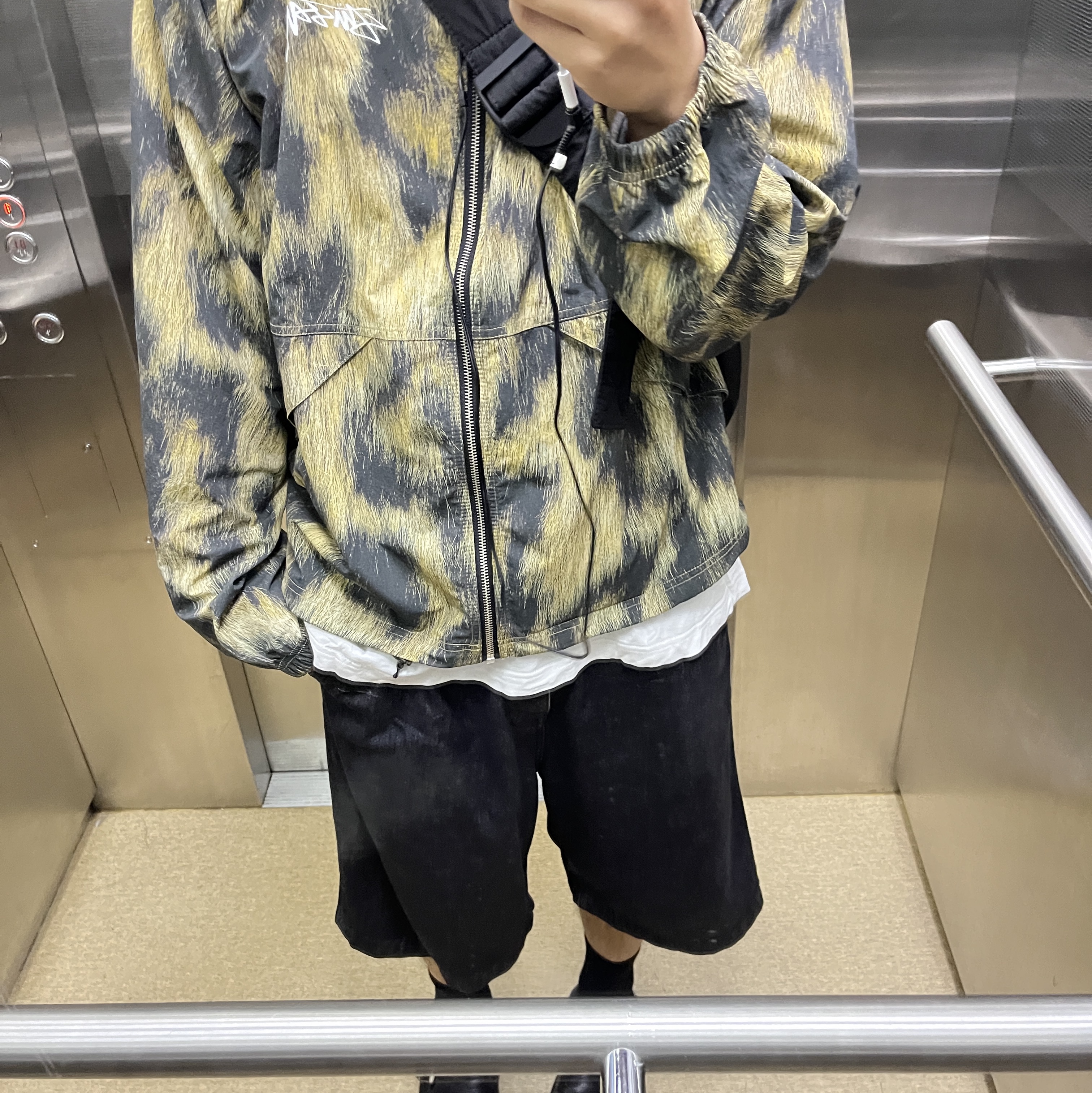 Stussy Fur Print Beach Shell Jacket Brown 착용 스타일
