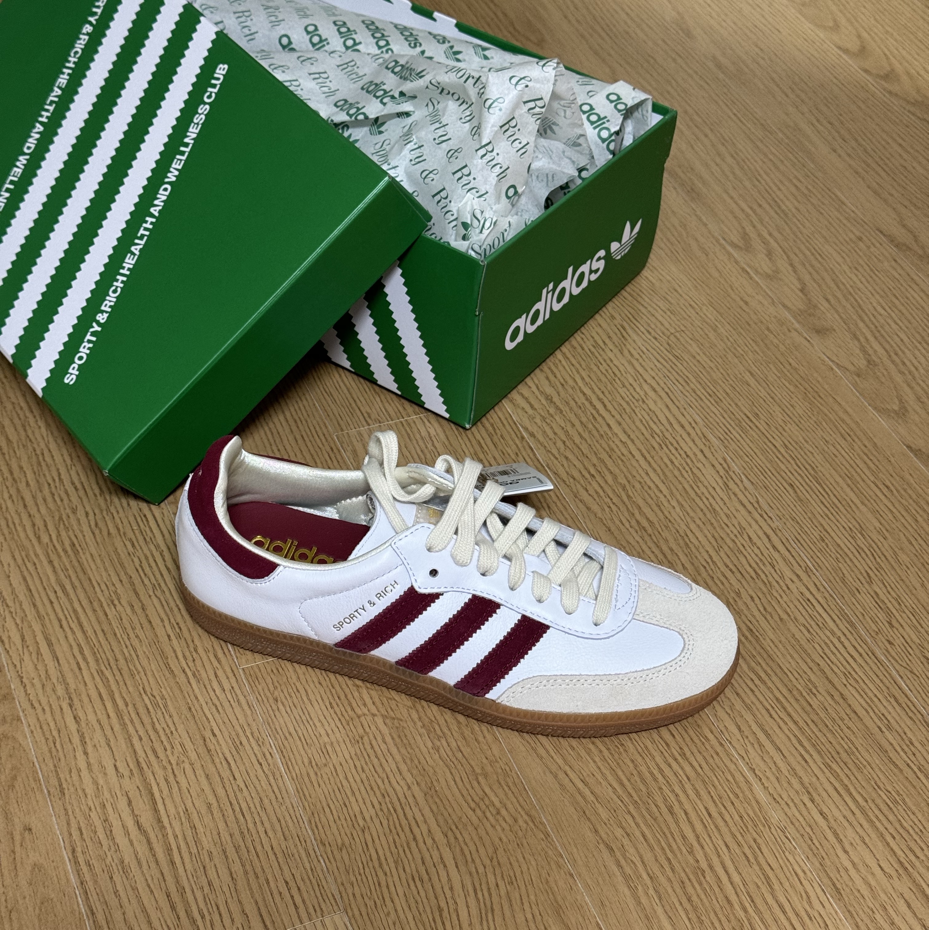 Adidas x Sporty & Rich Samba OG Cloud White Collegiate Burgundy 착용 스타일